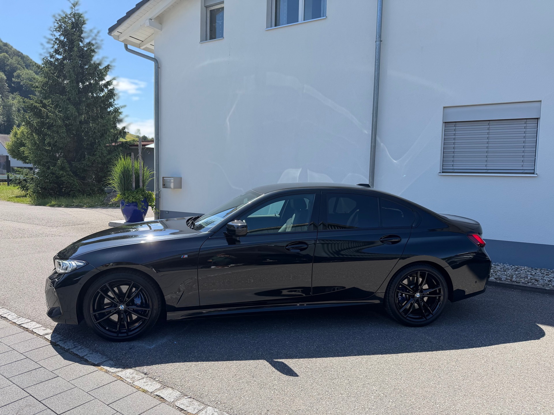BMW 320d xDrive 48V Steptronic M Sport-image-11