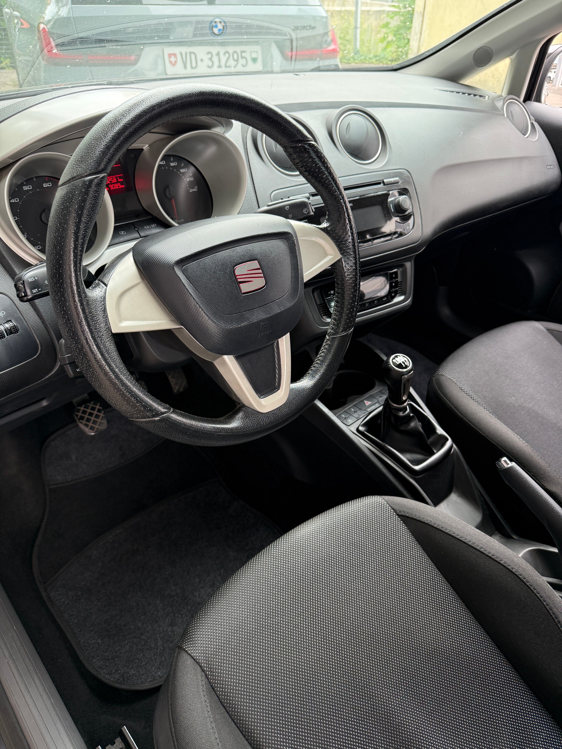 SEAT Ibiza 1.6 Style-image-6