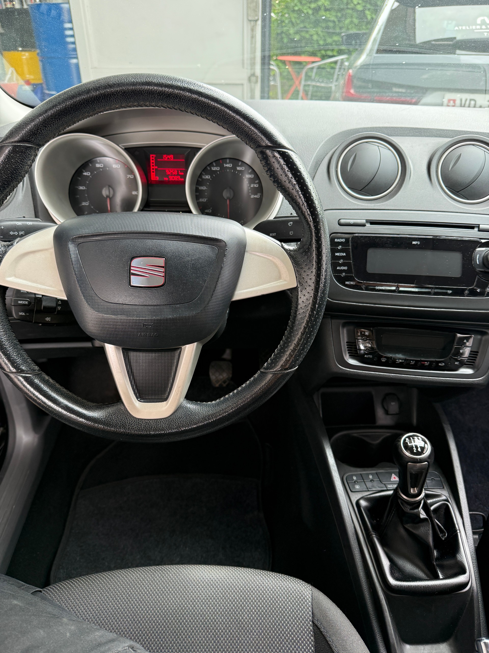 SEAT Ibiza 1.6 Style-image-7