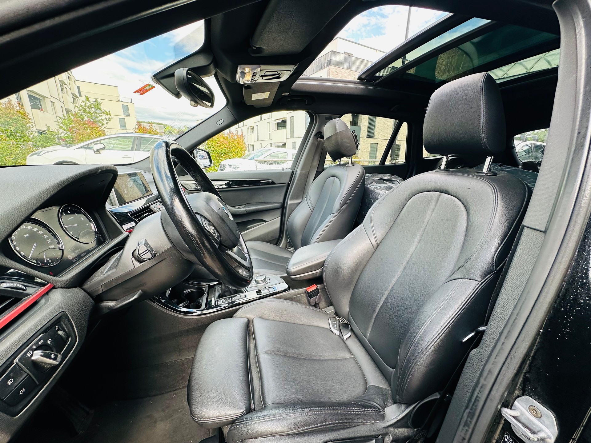 BMW X1 sDrive 18i Sport Line-image-8
