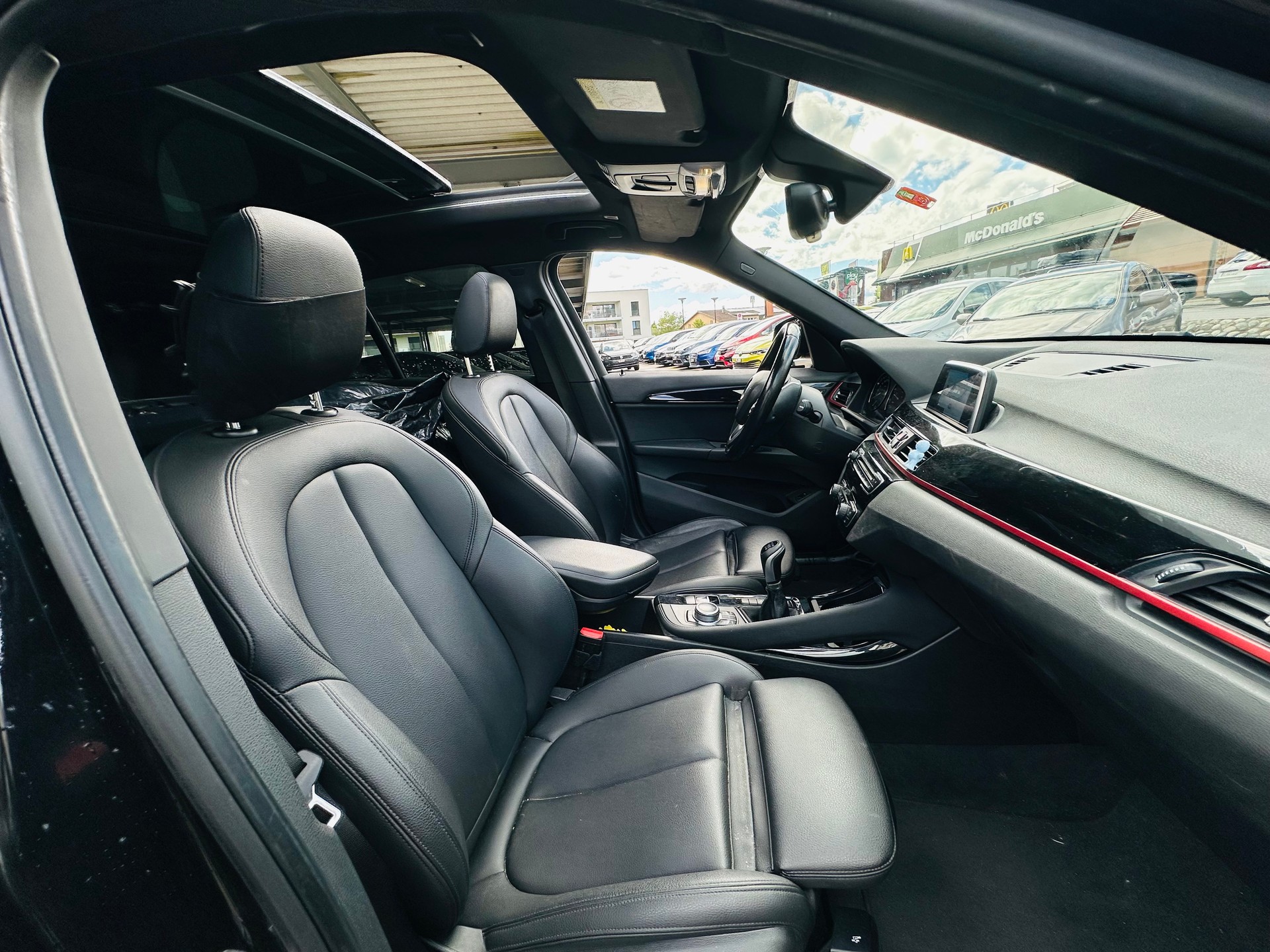 BMW X1 sDrive 18i Sport Line-image-7