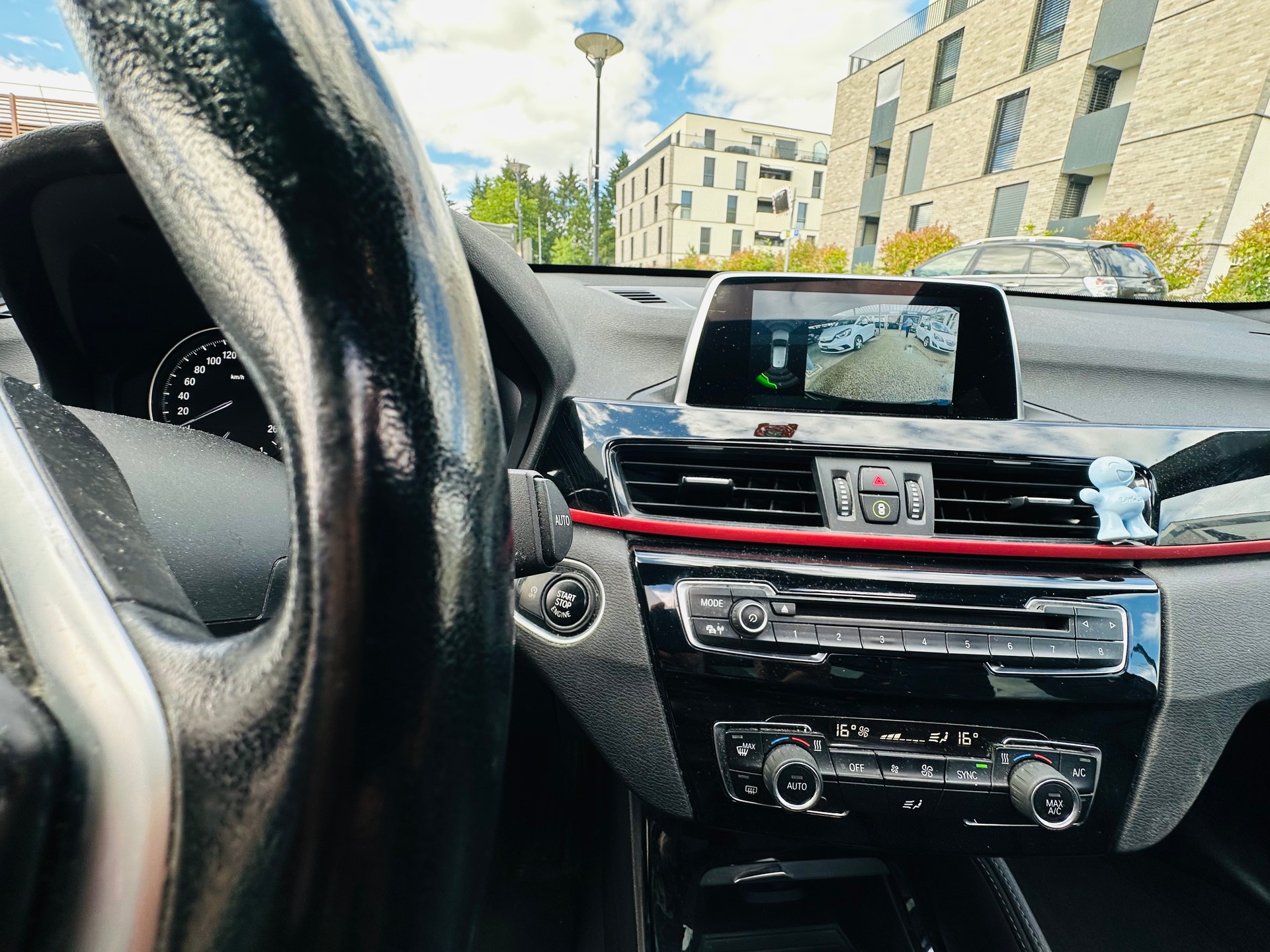 BMW X1 sDrive 18i Sport Line-image-9