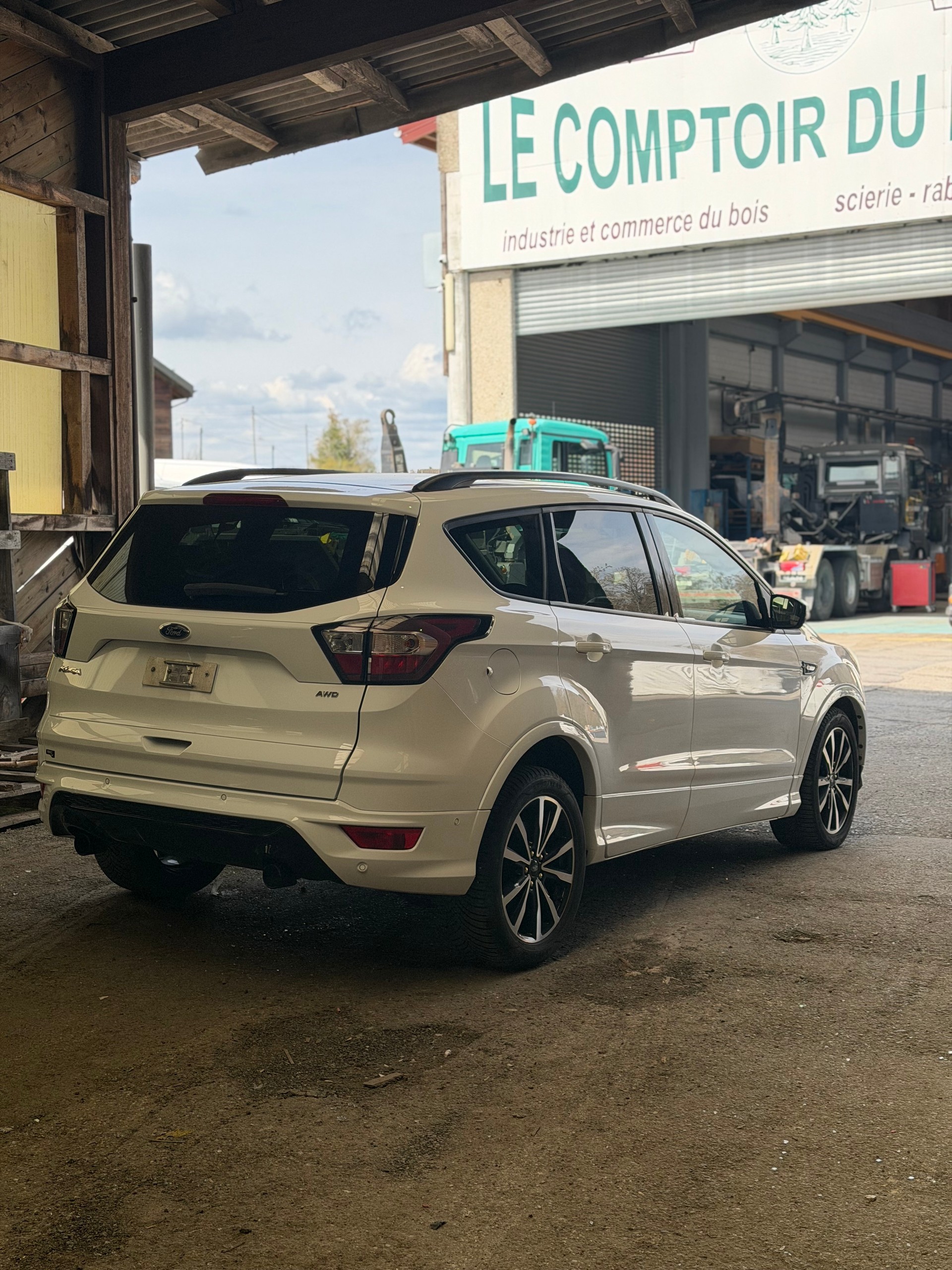 FORD Kuga 2.0 TDCi ST Line High 4WD PowerShift-image-3