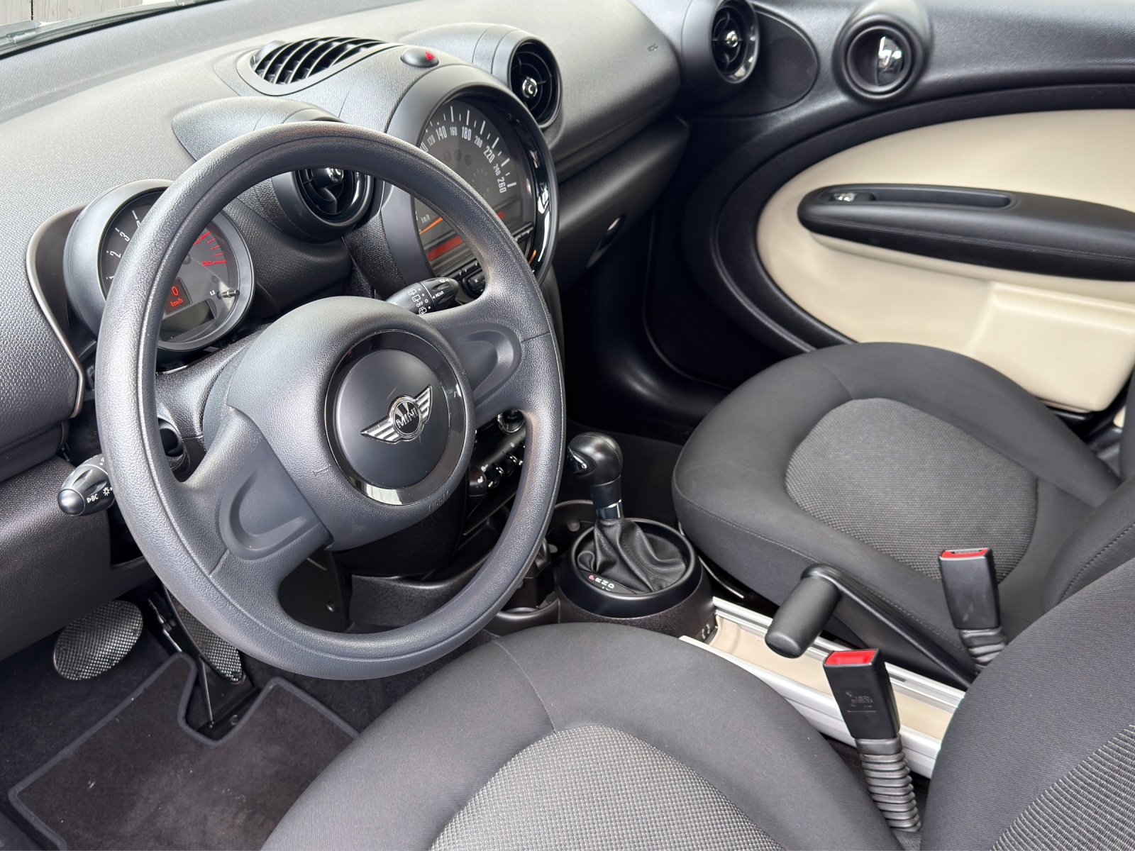 MINI Countryman One FWD Steptronic-image-10