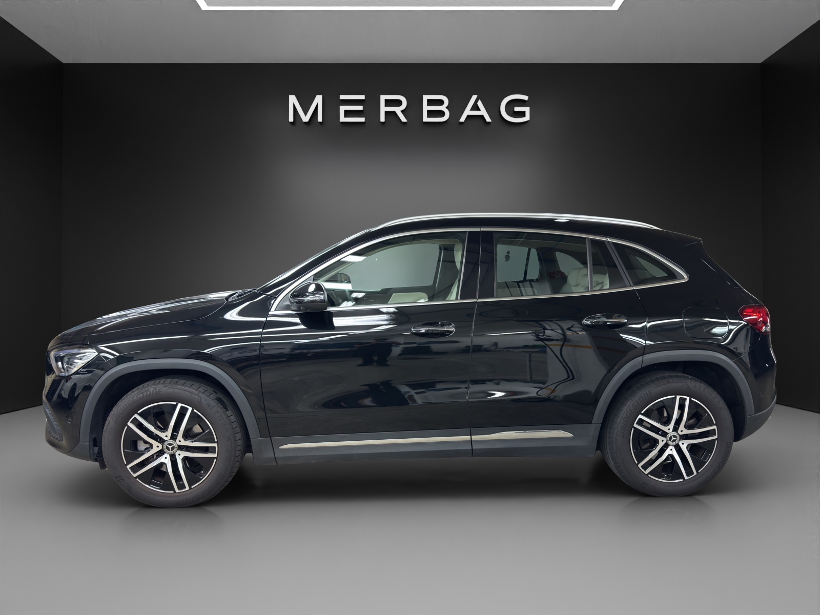 MERCEDES-BENZ GLA 250 Style 4Matic-image-1