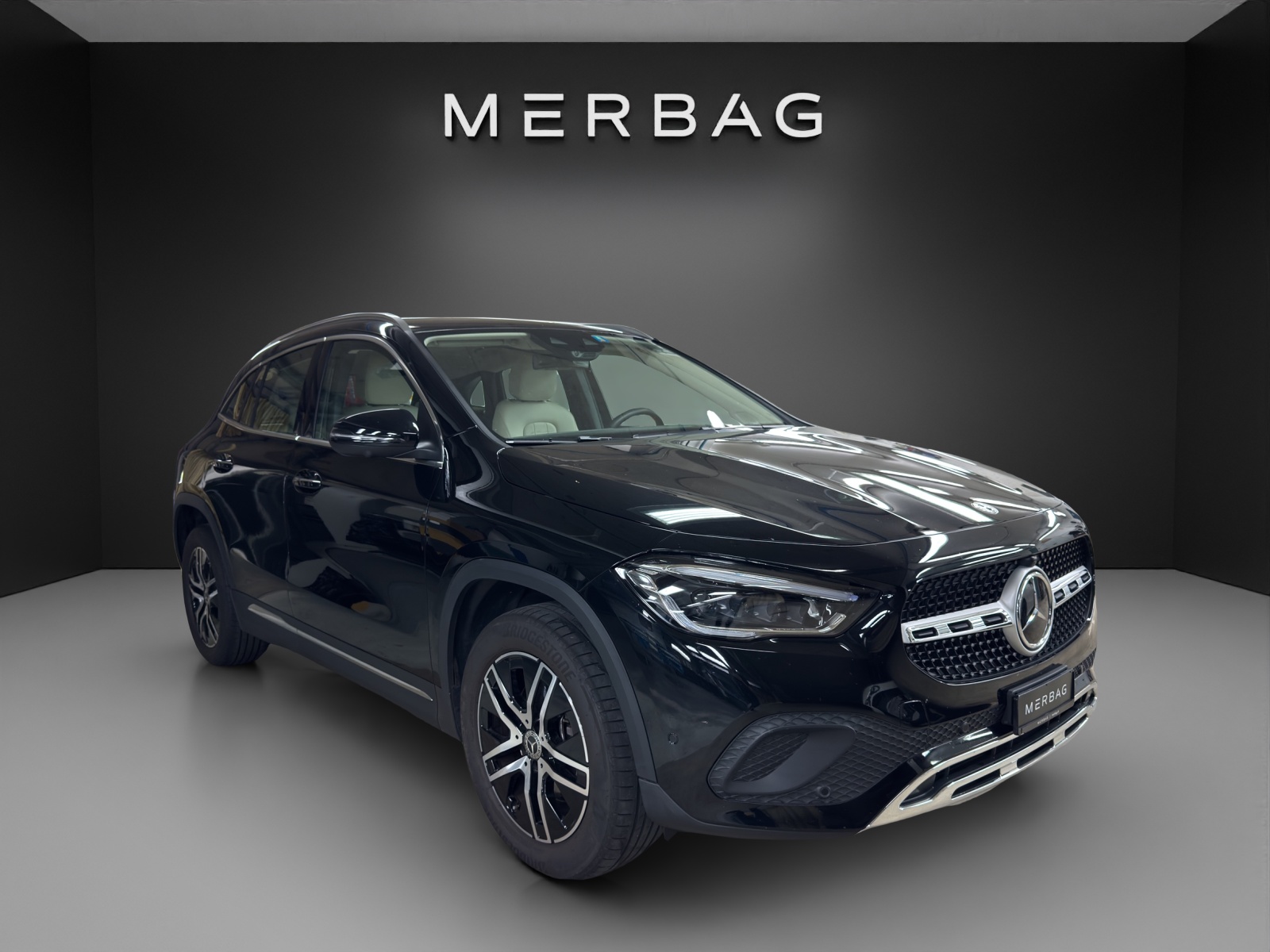 MERCEDES-BENZ GLA 250 Style 4Matic-image-5