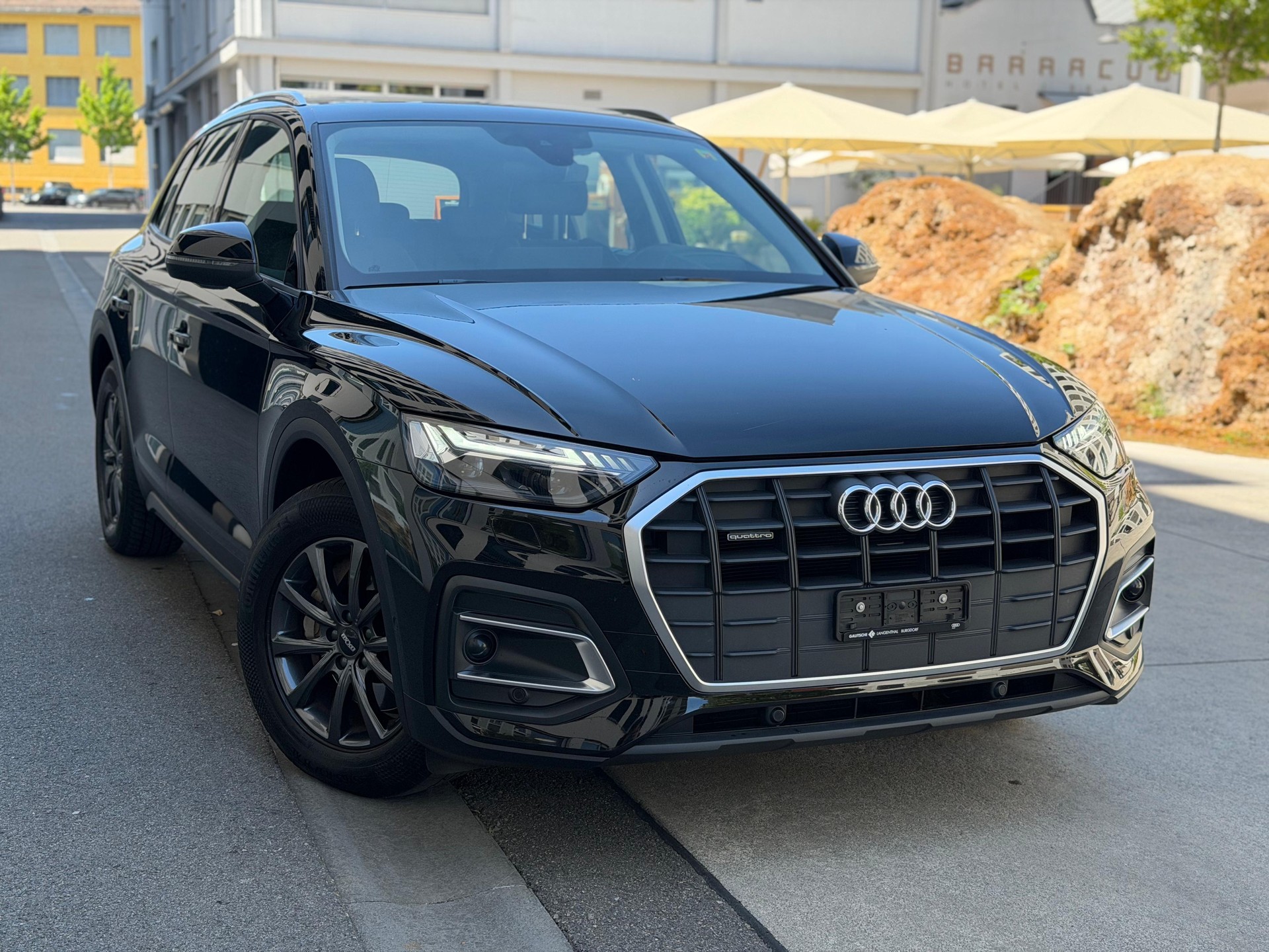 AUDI Q5 40 TDI quattro S-tronic-showroom-element-1