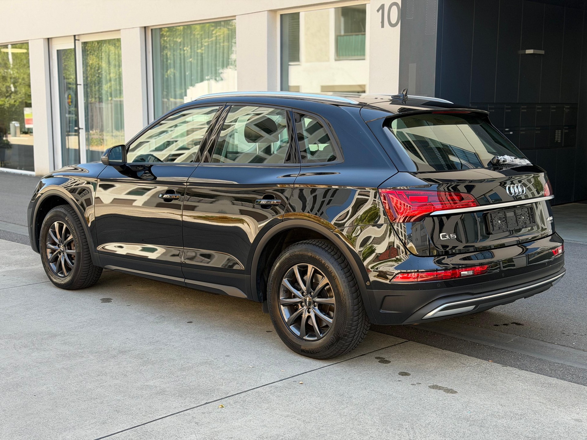 AUDI Q5 40 TDI quattro S-tronic-image-7