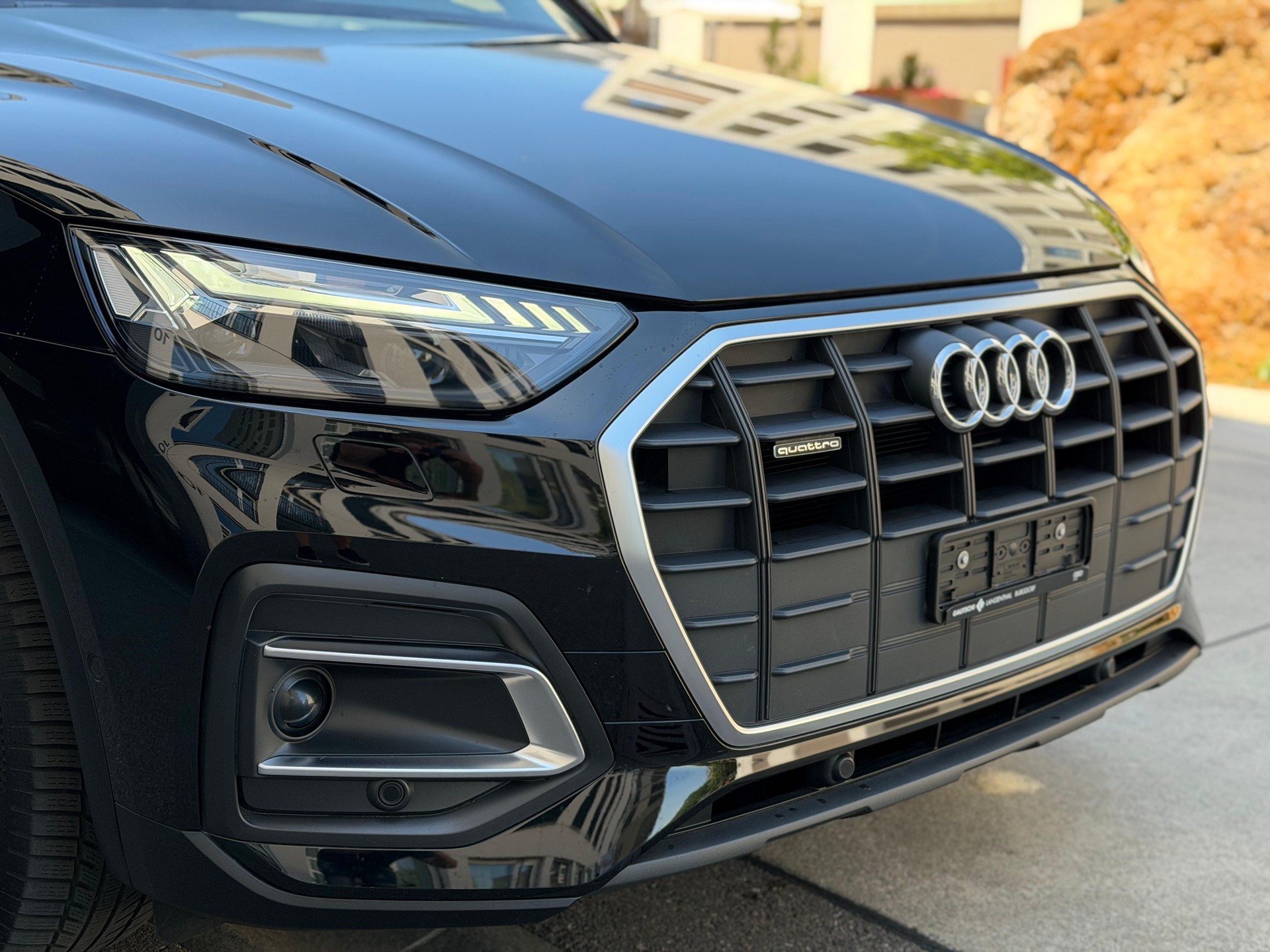 AUDI Q5 40 TDI quattro S-tronic-image-4
