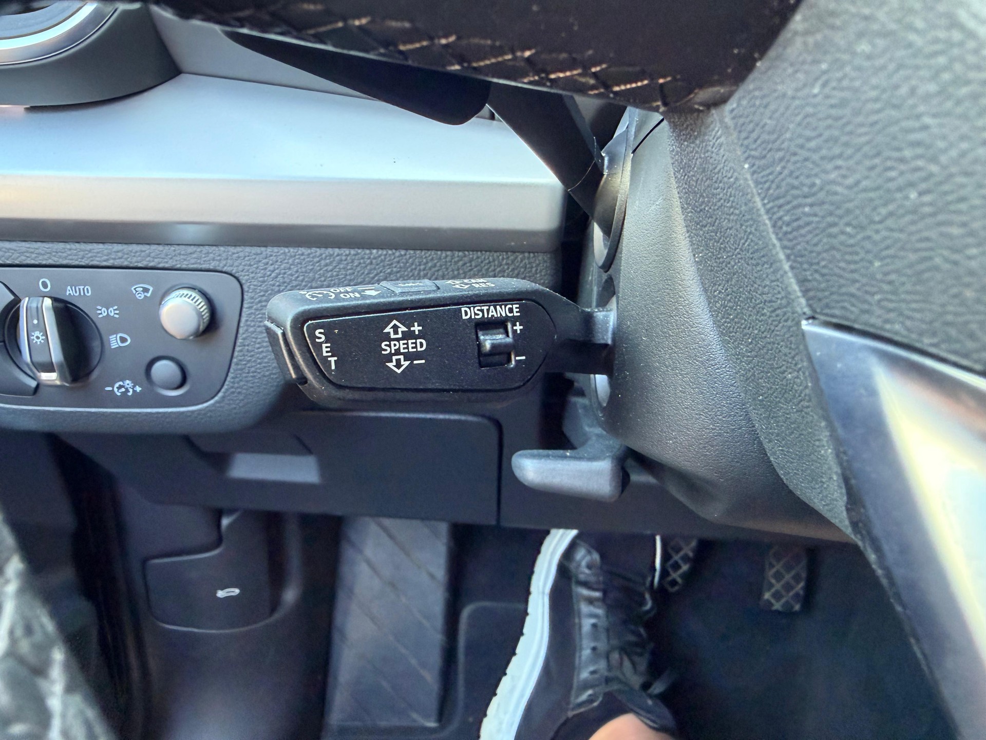 AUDI Q5 40 TDI quattro S-tronic-image-25