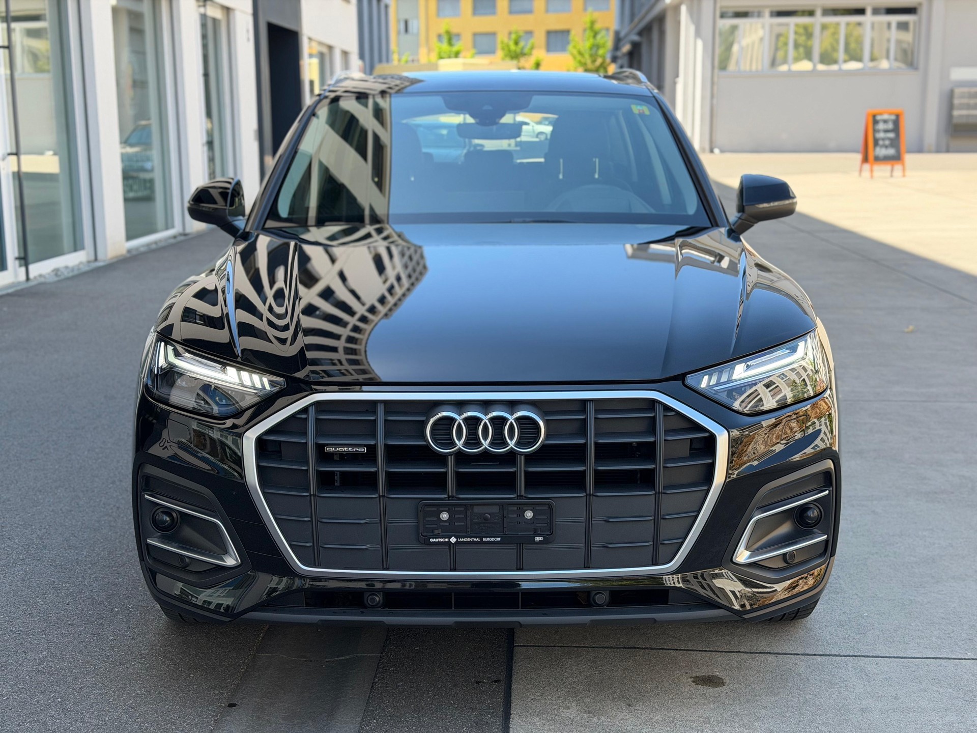 AUDI Q5 40 TDI quattro S-tronic-image-5