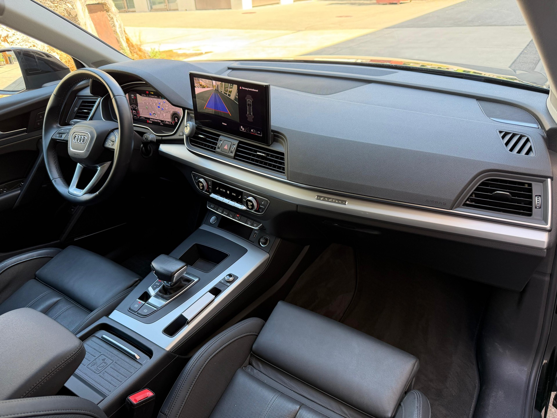 AUDI Q5 40 TDI quattro S-tronic-image-11