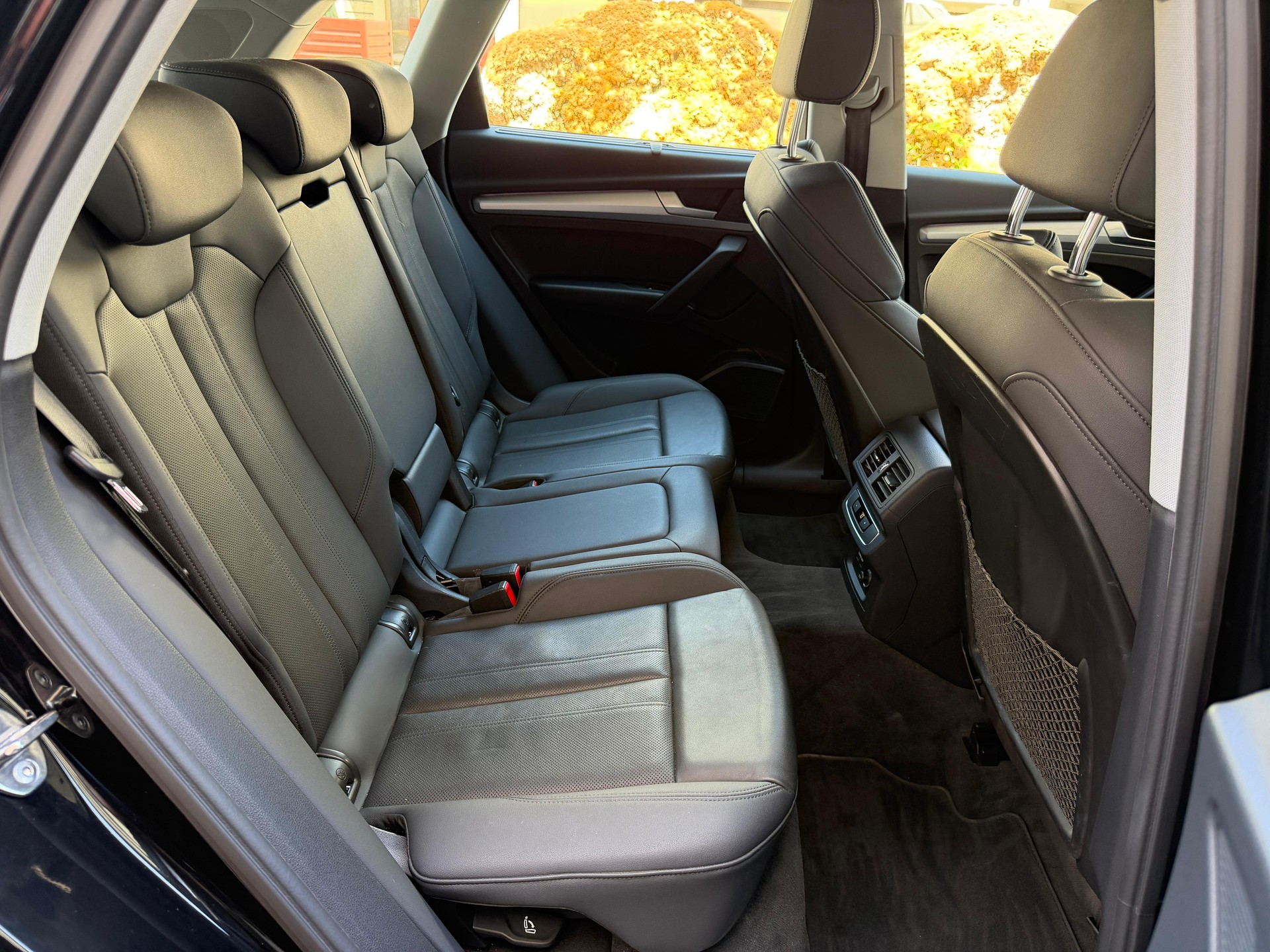 AUDI Q5 40 TDI quattro S-tronic-image-14