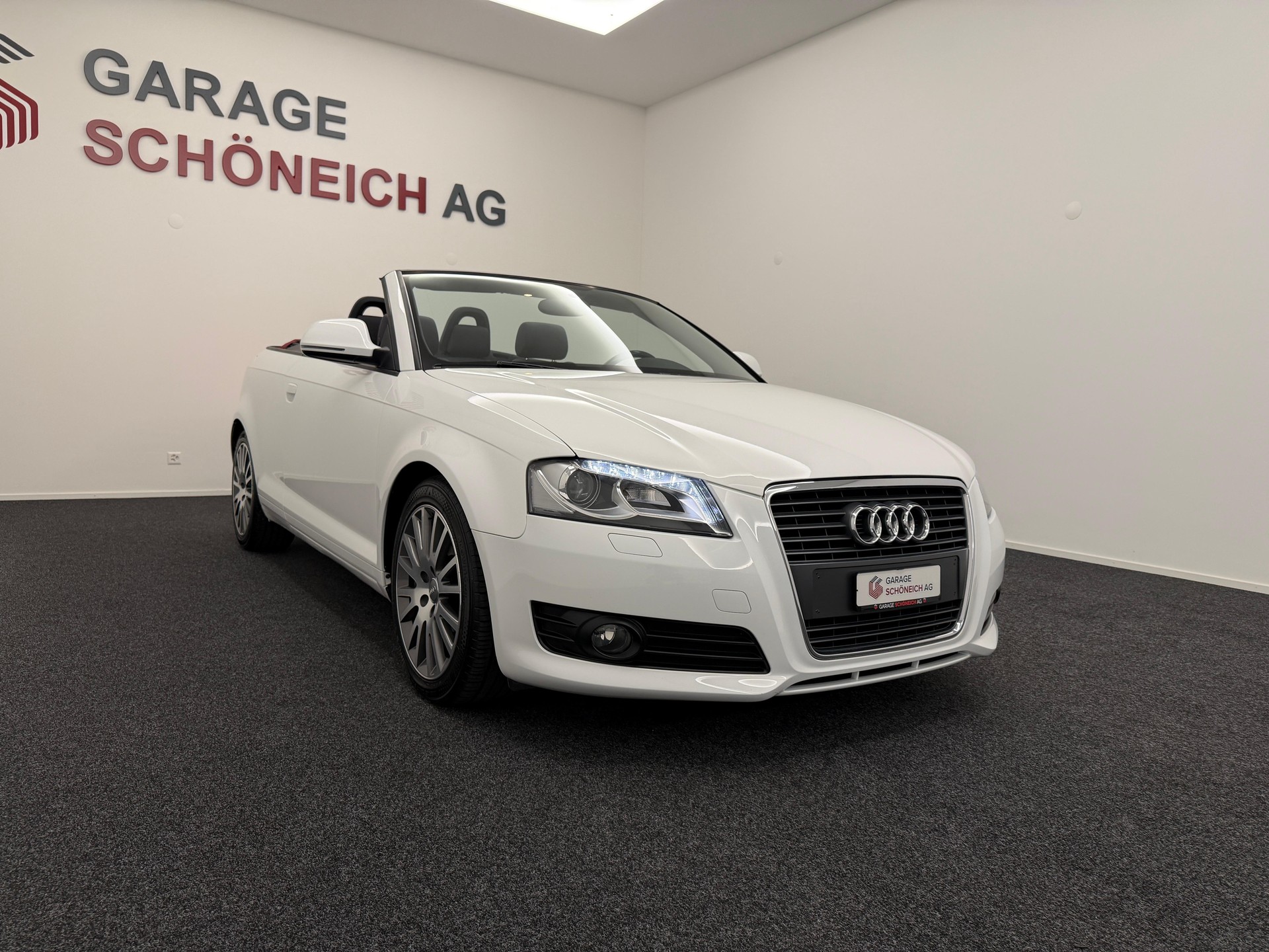 AUDI A3 Cabriolet 2.0 16V T FSI Ambition S-Tr-image-2