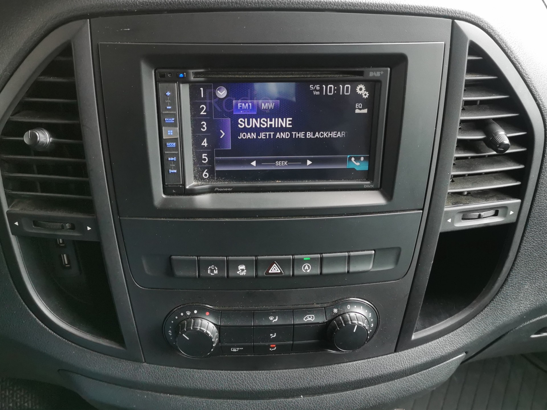 MERCEDES-BENZ Vito 114 CDI BlueTec Tourer Base 4matic-image-3