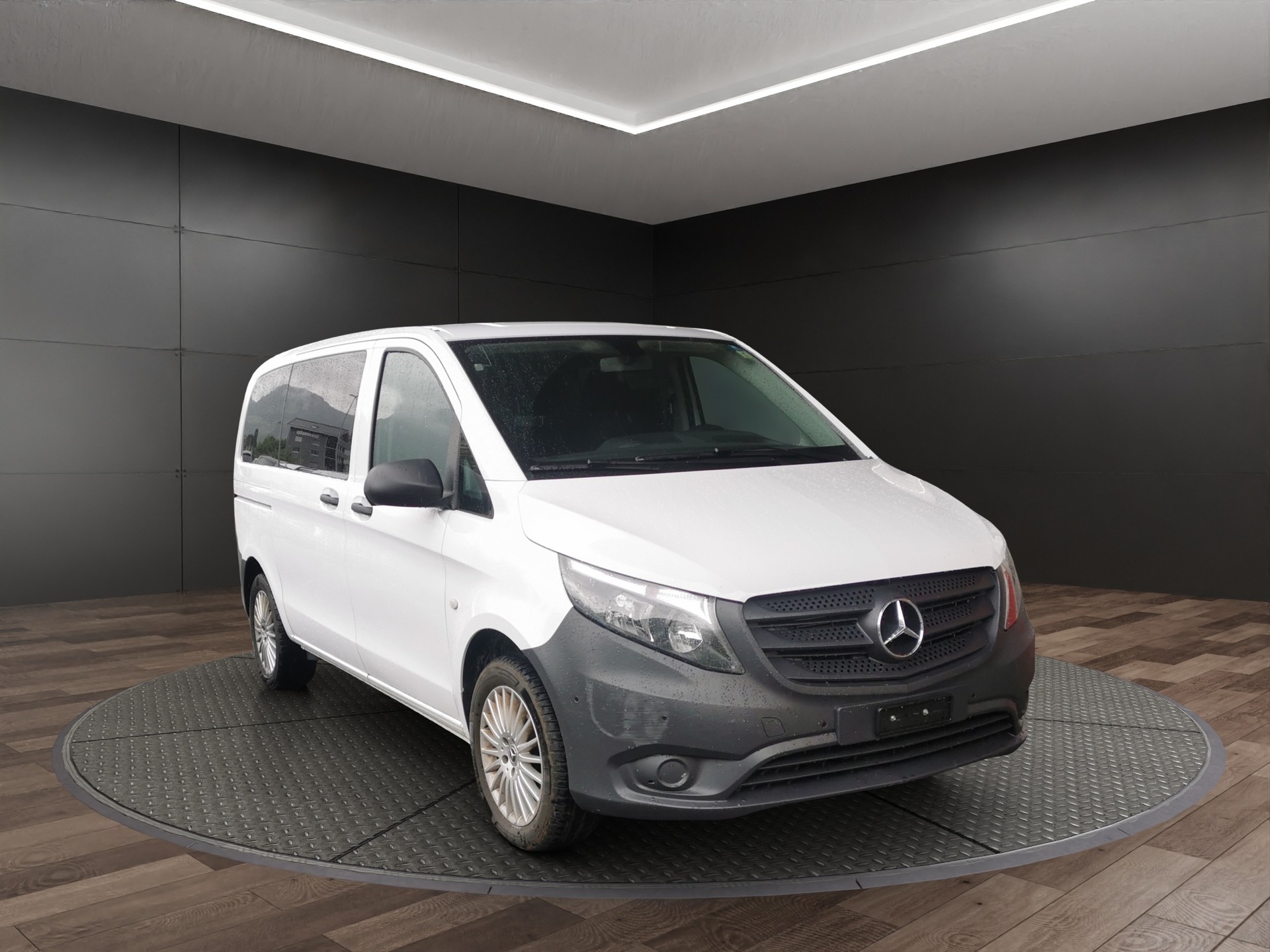 MERCEDES-BENZ Vito 114 CDI BlueTec Tourer Base 4matic-image-0