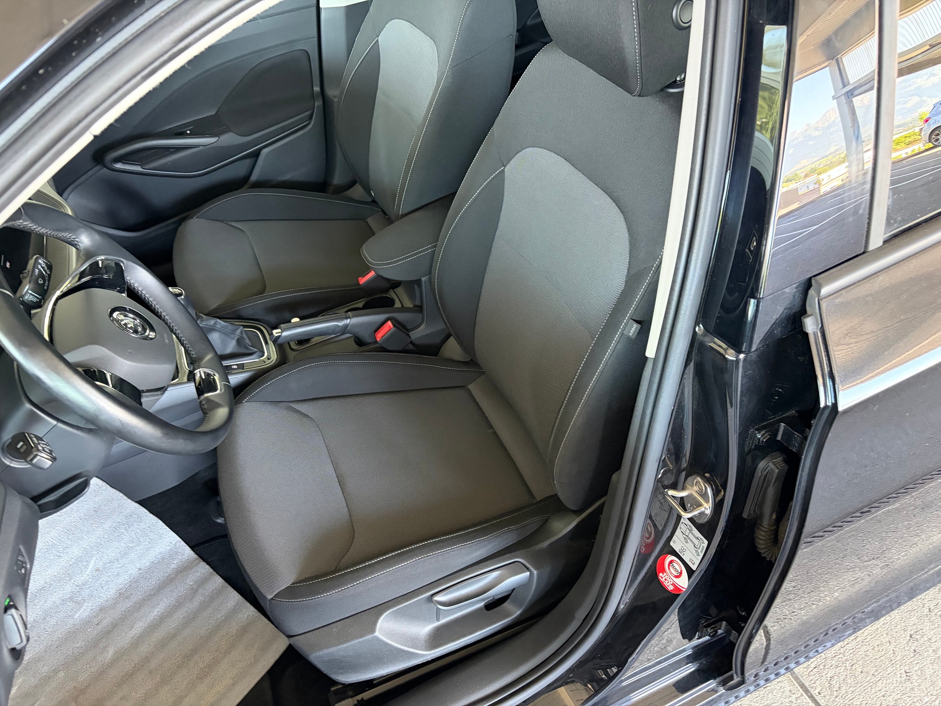 SKODA Fabia 1.0 TSI Ambition-image-5