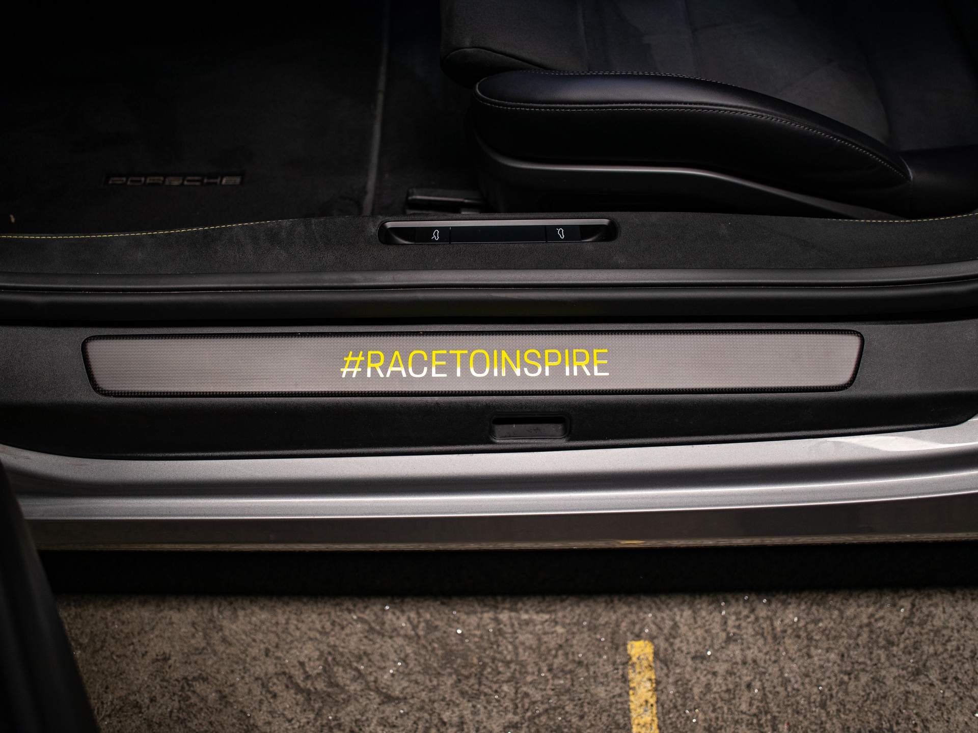 PORSCHE 911 Carrera 4 GTS PDK-image-10