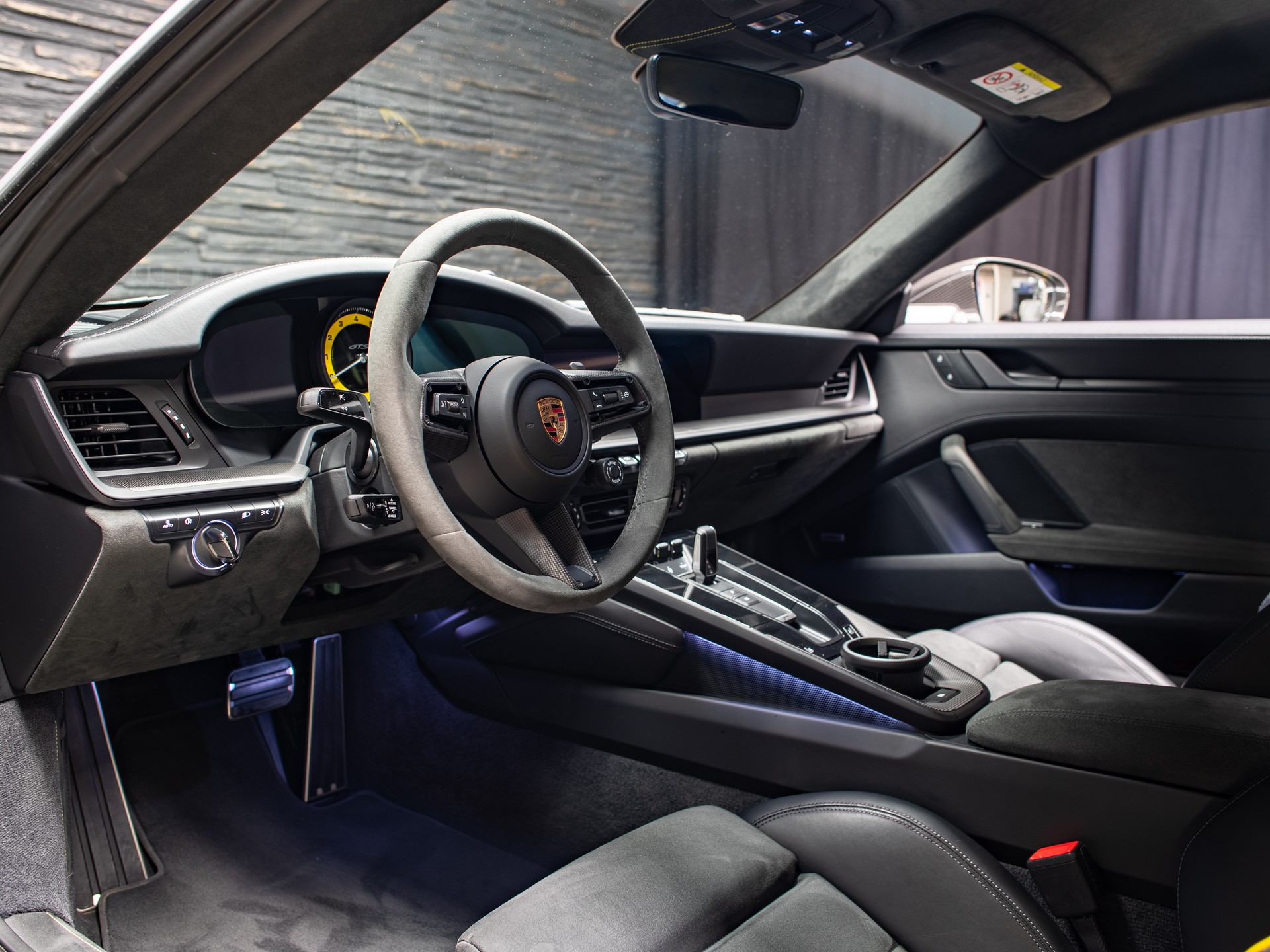 PORSCHE 911 Carrera 4 GTS PDK-image-17