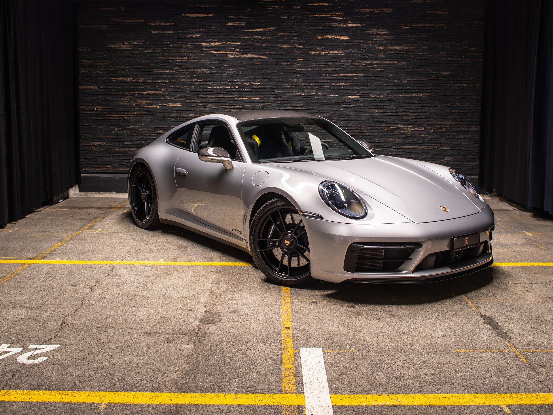 PORSCHE 911 Carrera 4 GTS PDK-image-5