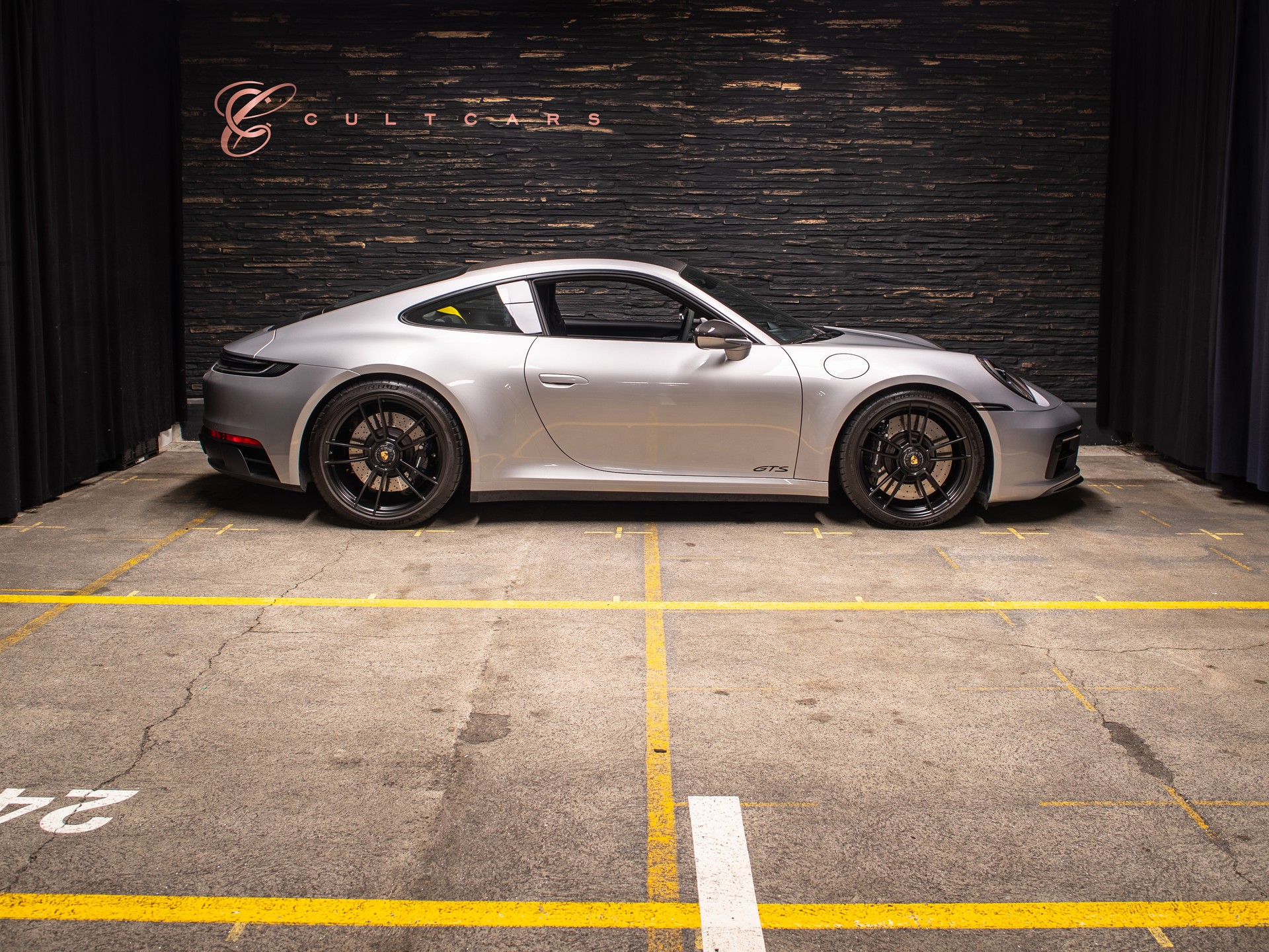 PORSCHE 911 Carrera 4 GTS PDK-image-0