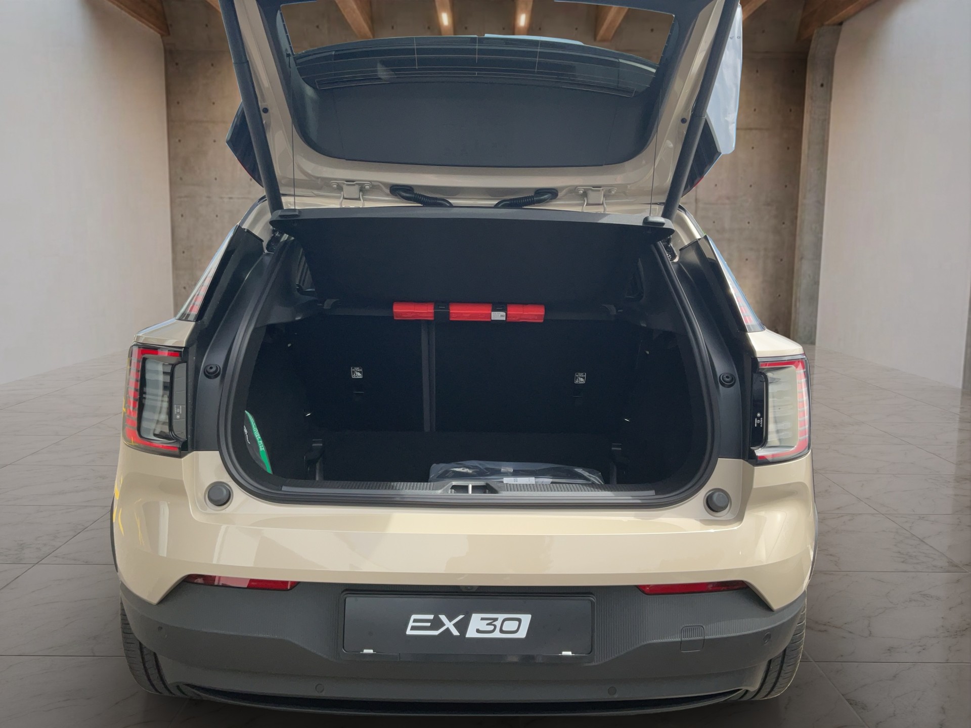 VOLVO EX30 E60 Twin Ultra Performance AWD-image-12