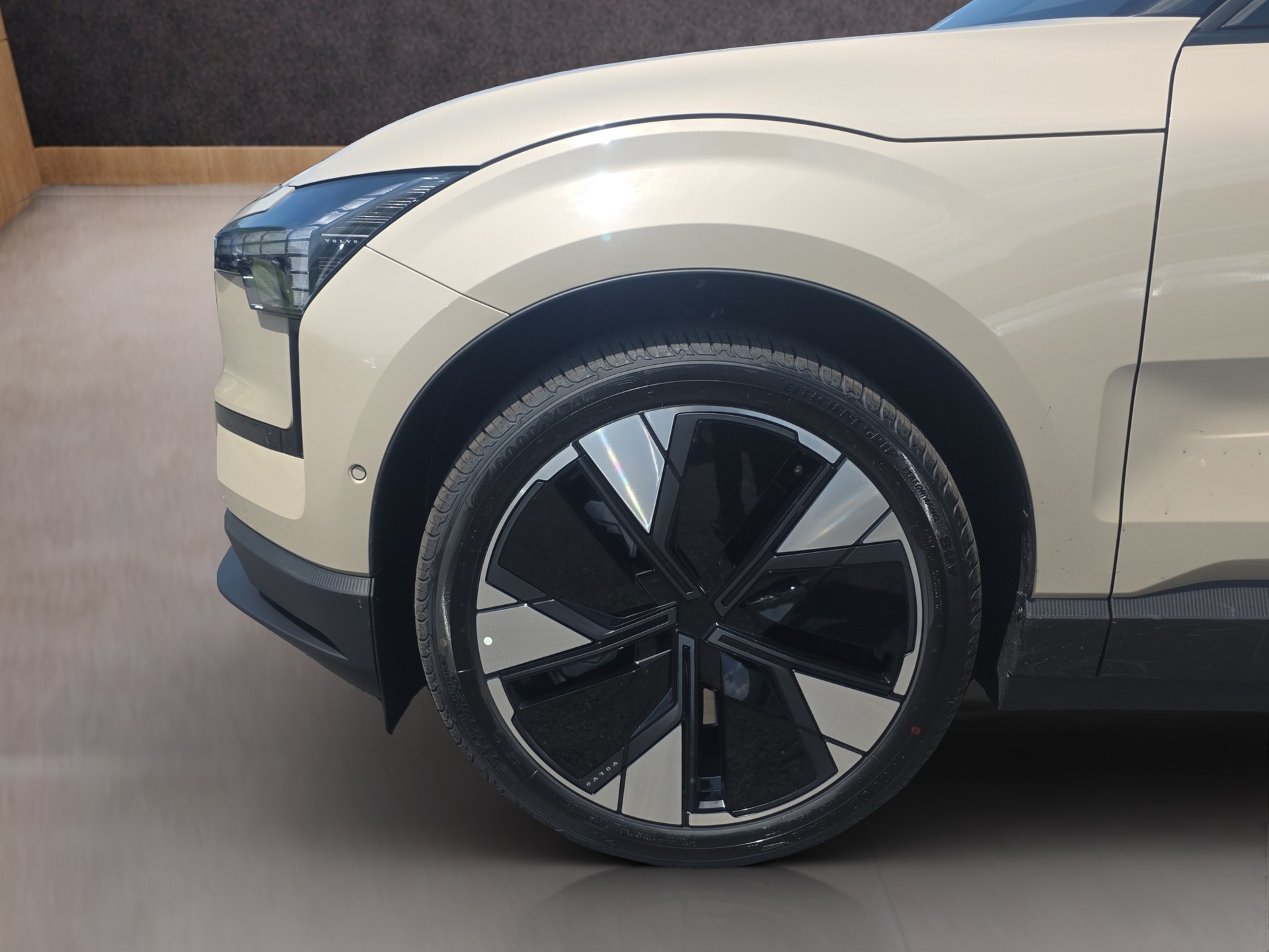 VOLVO EX30 E60 Twin Ultra Performance AWD-image-9