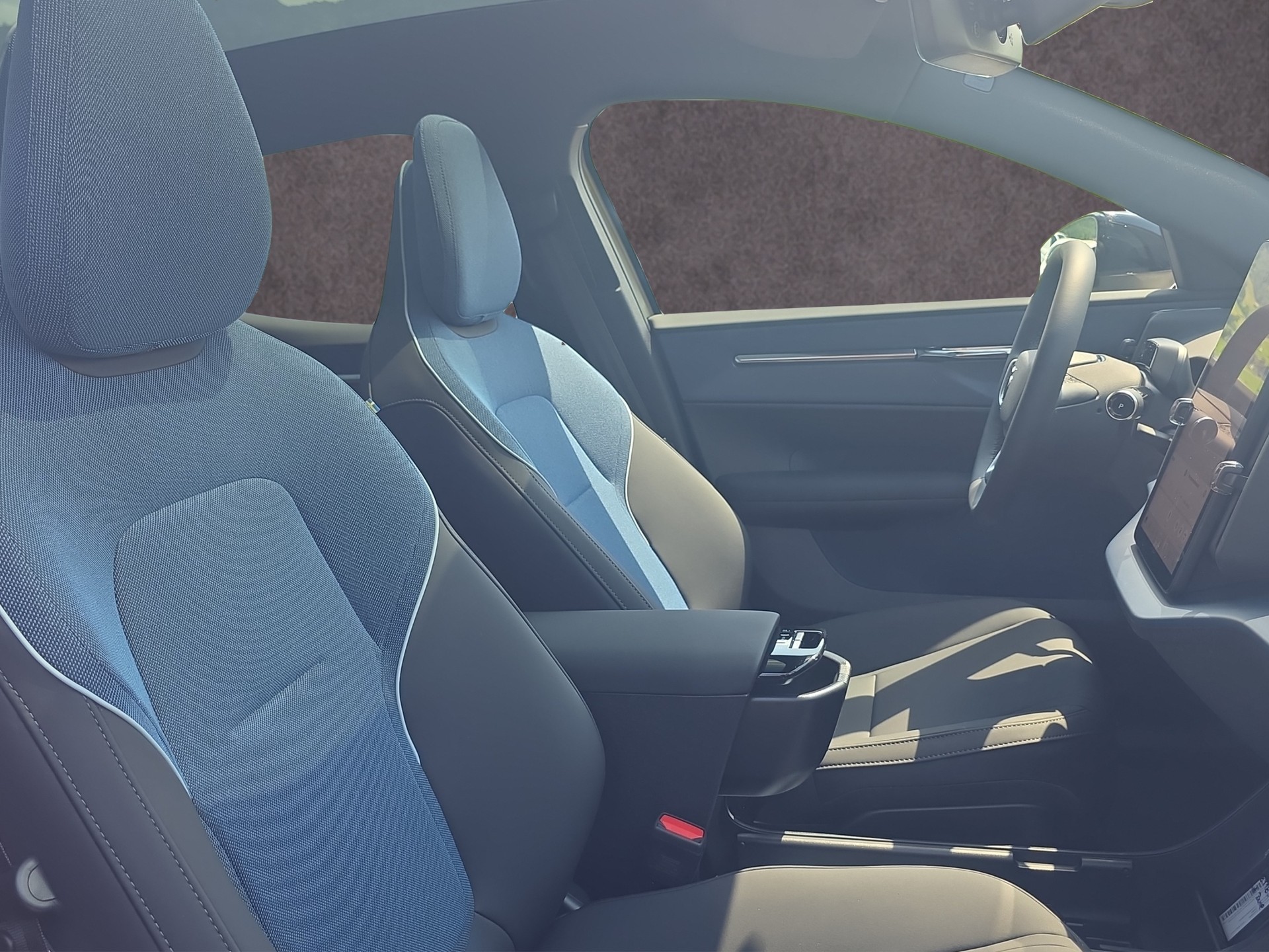VOLVO EX30 E60 Twin Ultra Performance AWD-image-15