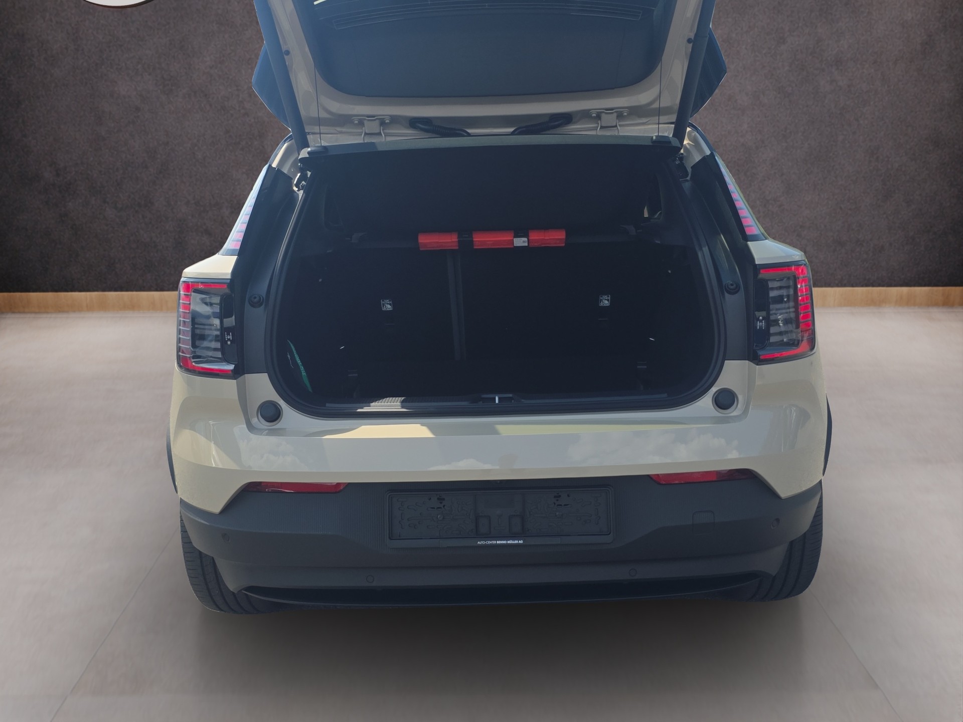 VOLVO EX30 E60 Twin Ultra Performance AWD-image-8