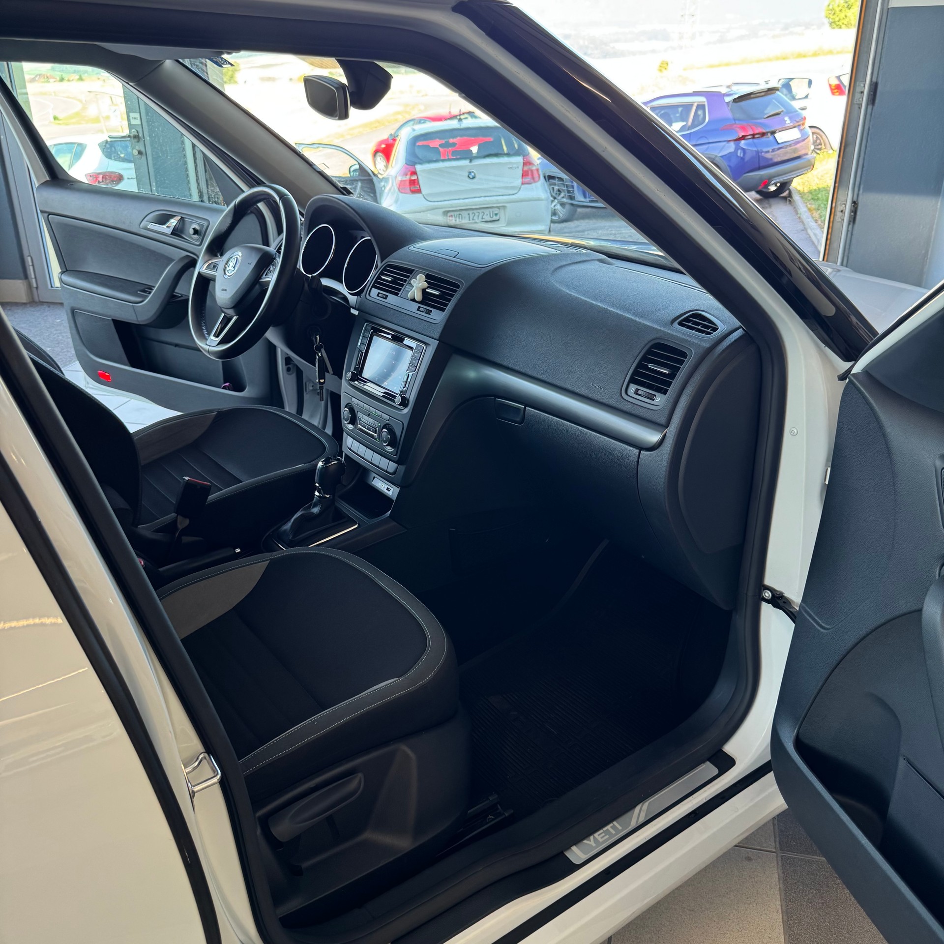 SKODA Yeti 1.4 TSI Swiss Joy DSG 4x2-image-15