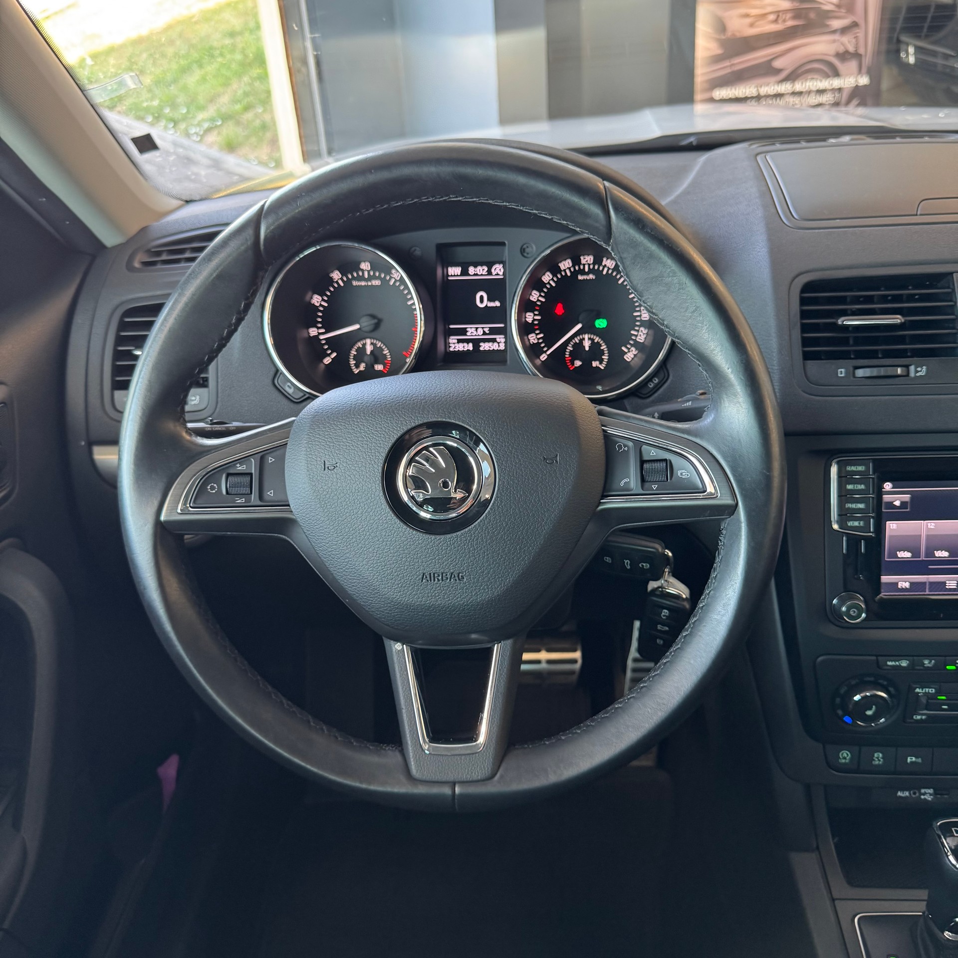 SKODA Yeti 1.4 TSI Swiss Joy DSG 4x2-image-21