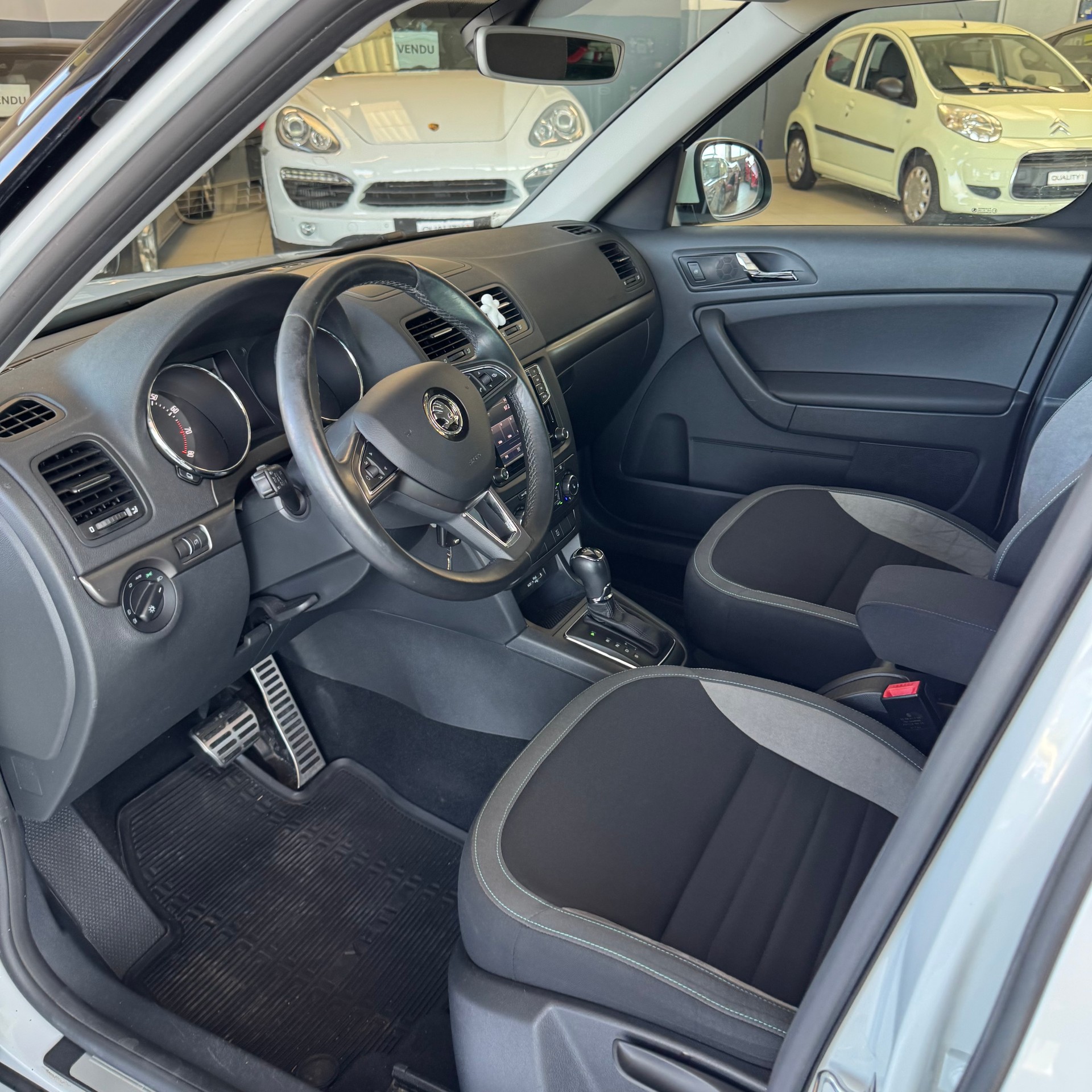 SKODA Yeti 1.4 TSI Swiss Joy DSG 4x2-image-13
