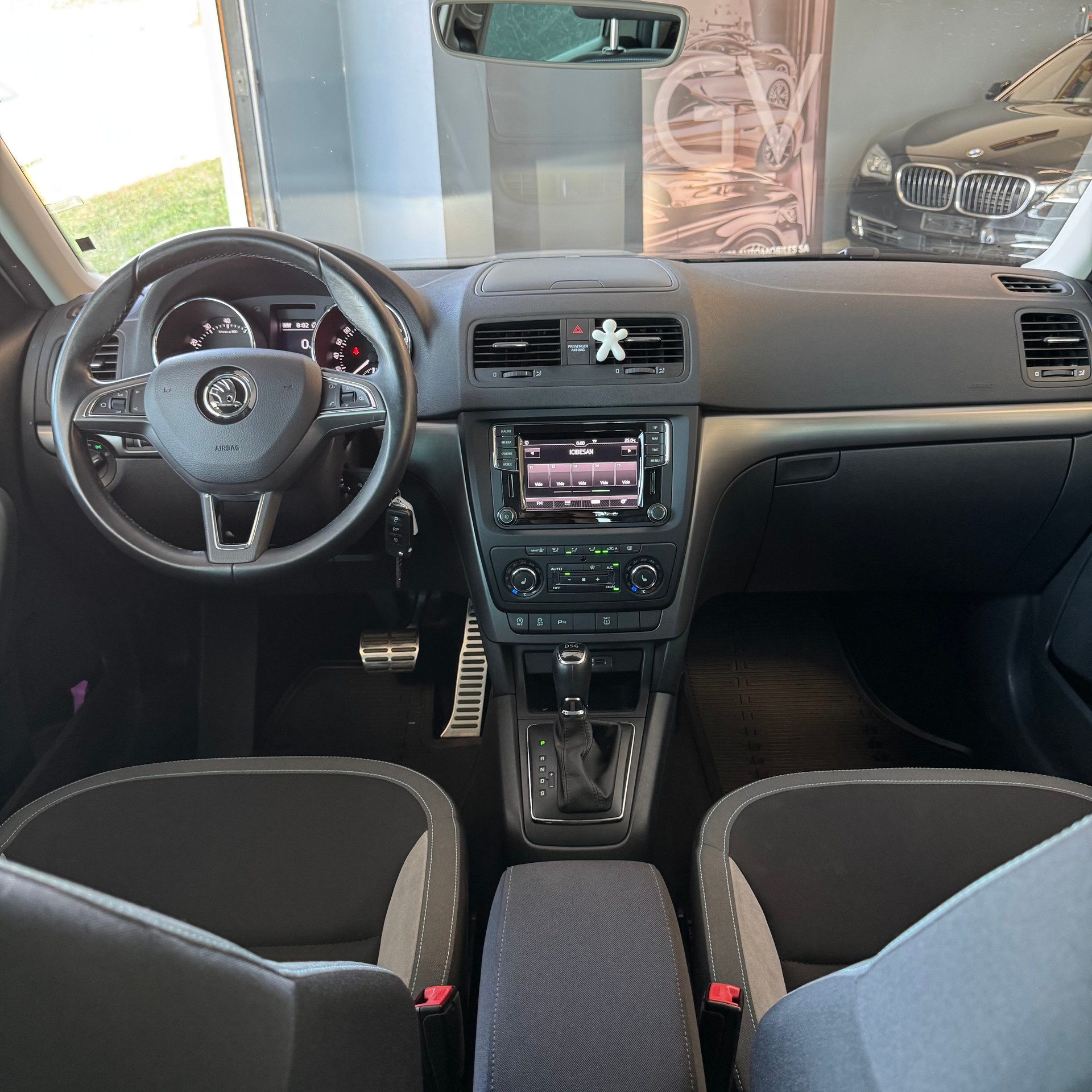 SKODA Yeti 1.4 TSI Swiss Joy DSG 4x2-image-19