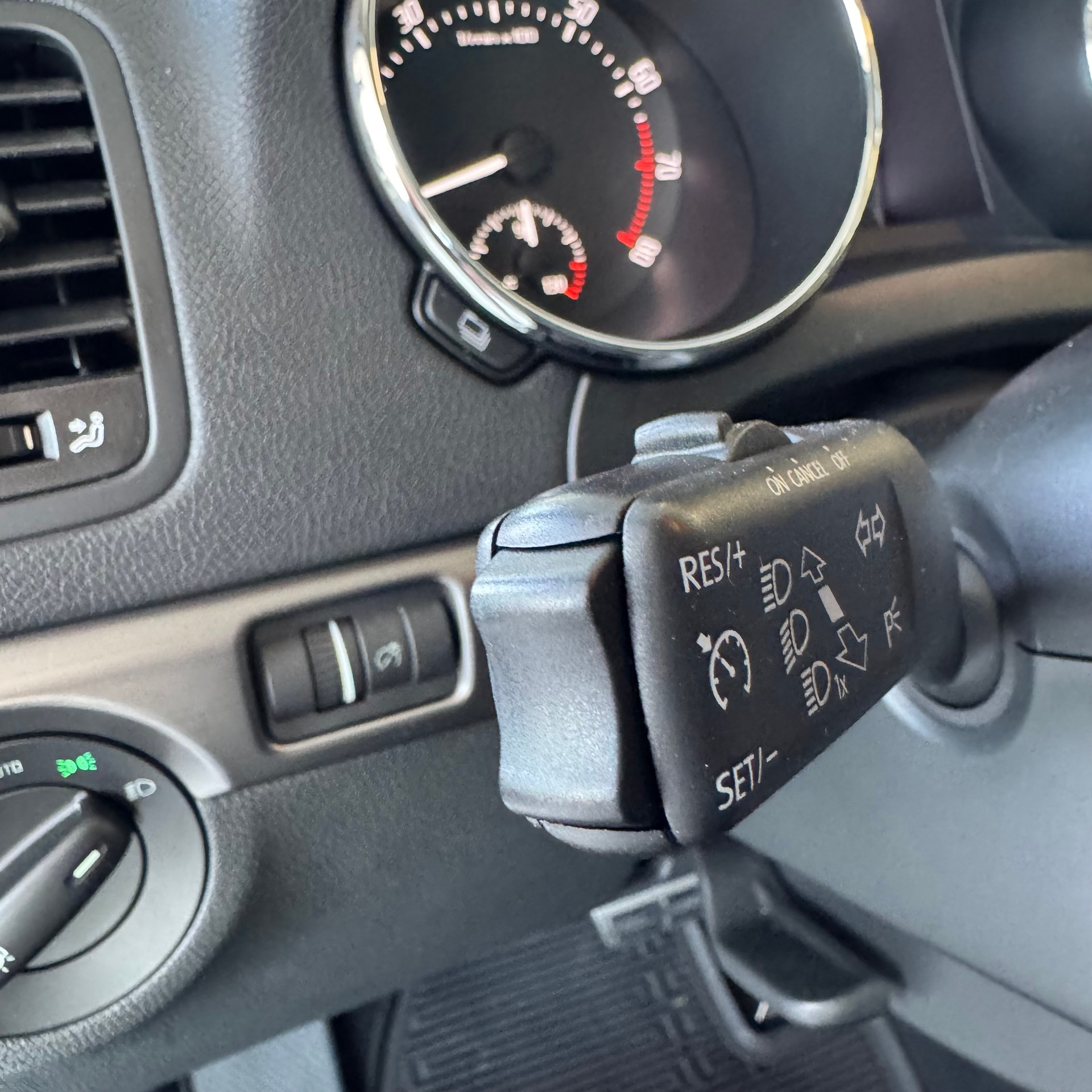 SKODA Yeti 1.4 TSI Swiss Joy DSG 4x2-image-27