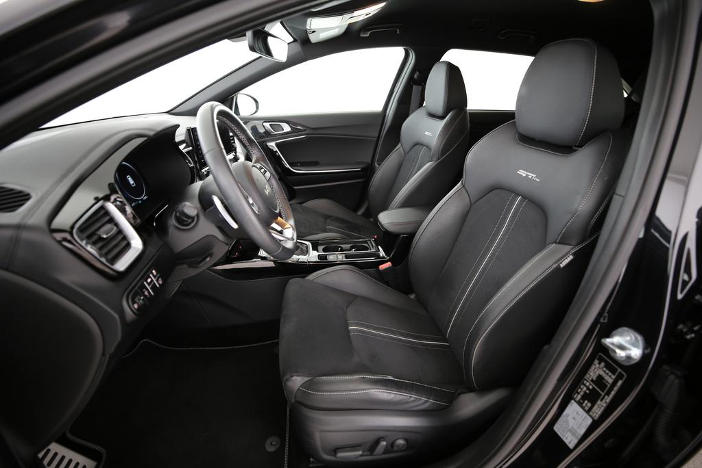 KIA Ceed SW 1.5 T-GDi MHEV GT-Line-image-3