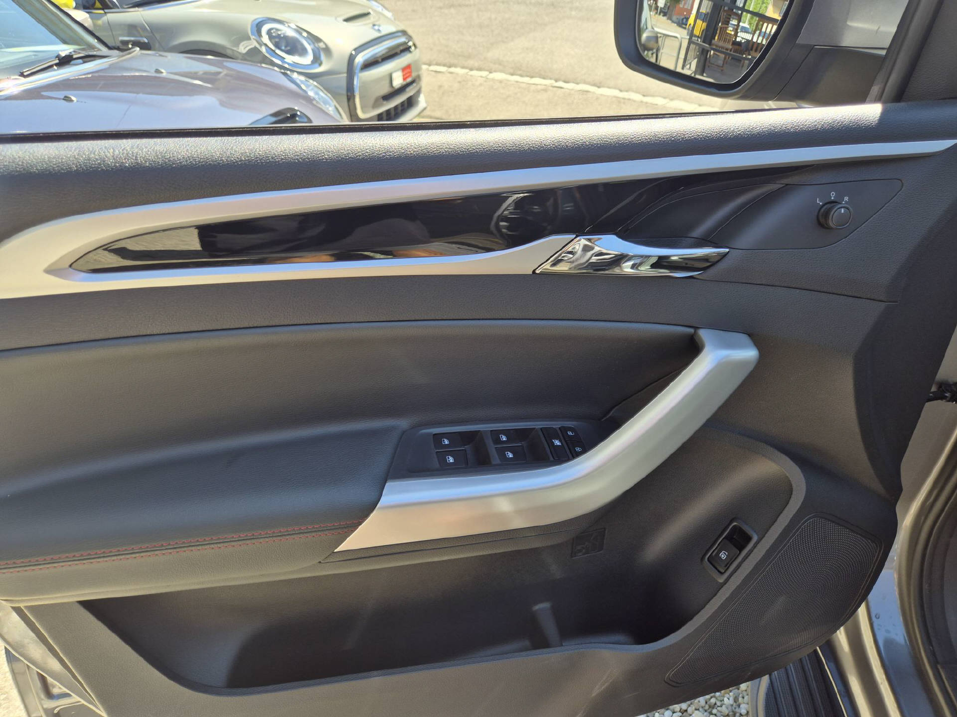 MAXUS T90 EV E-Motor 89kWh Elite-image-12