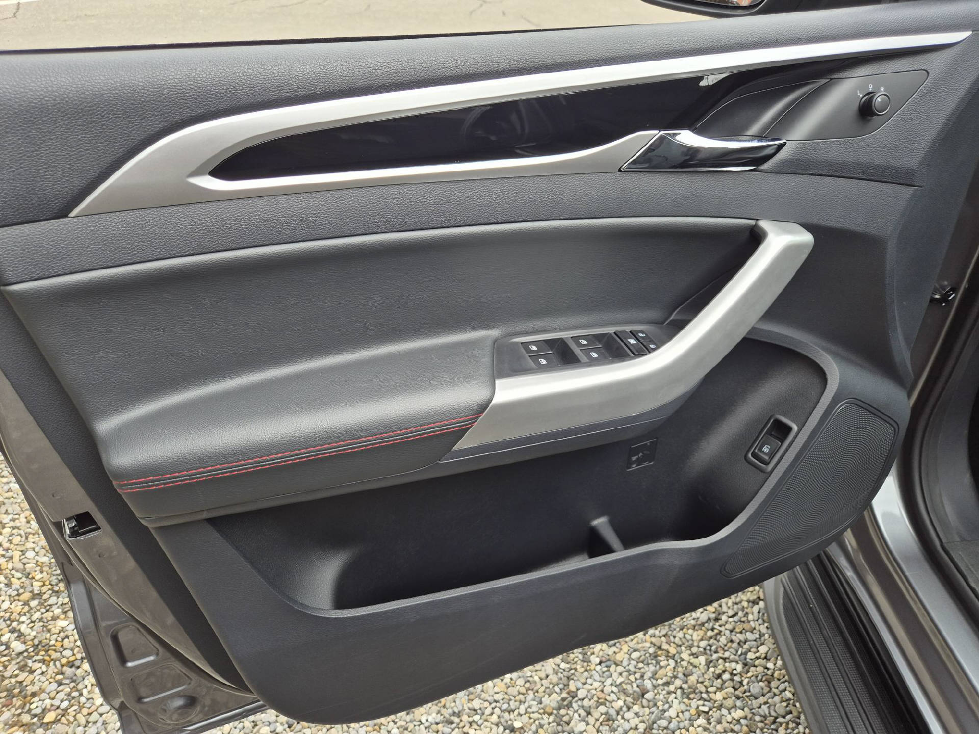 MAXUS T90 EV E-Motor 89kWh Elite-image-13