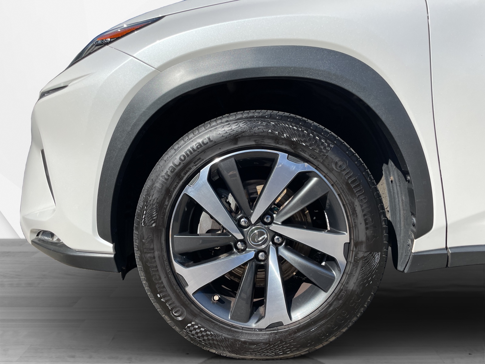 LEXUS NX 300h Excellence-image-8