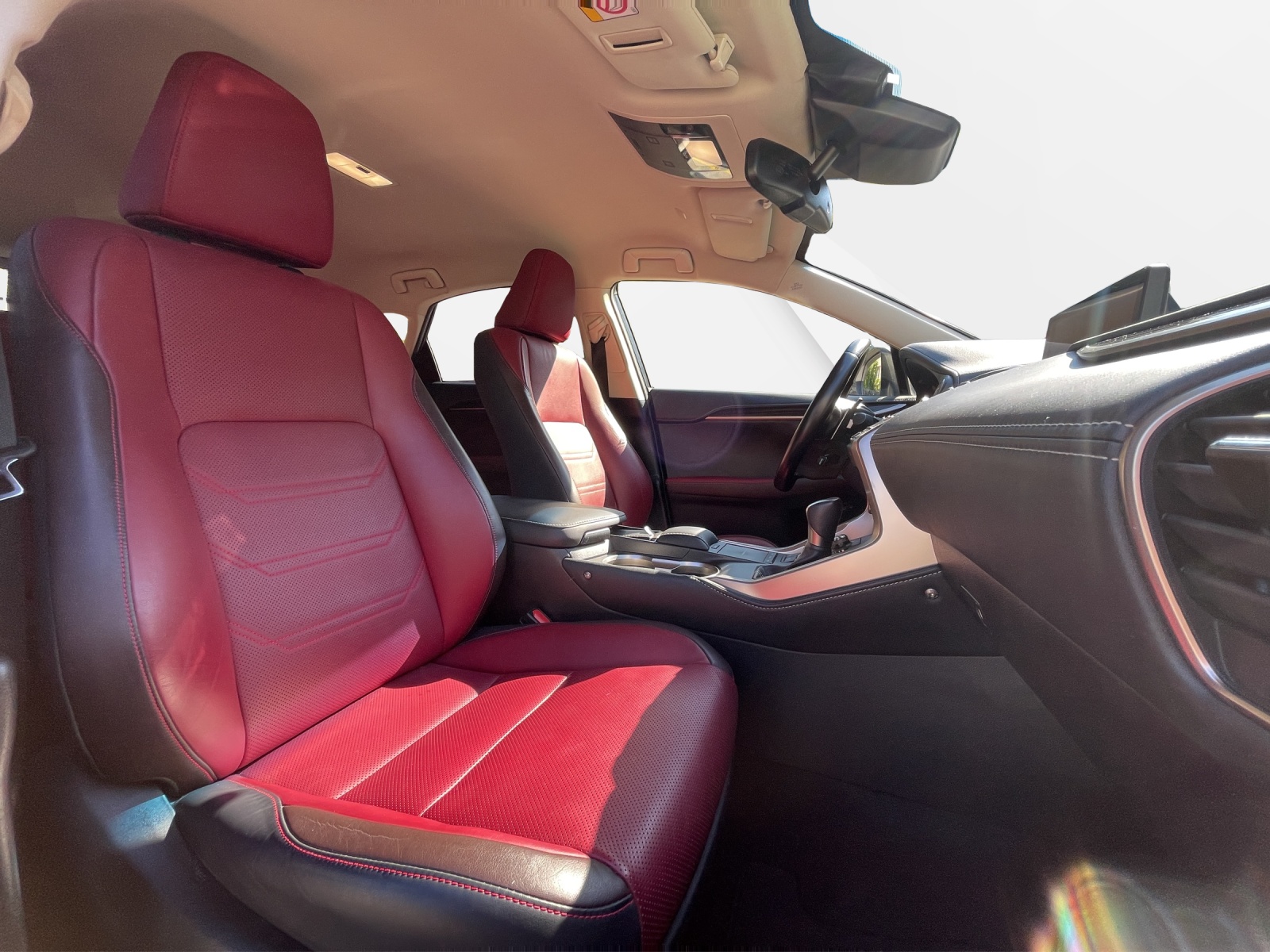 LEXUS NX 300h Excellence-image-17