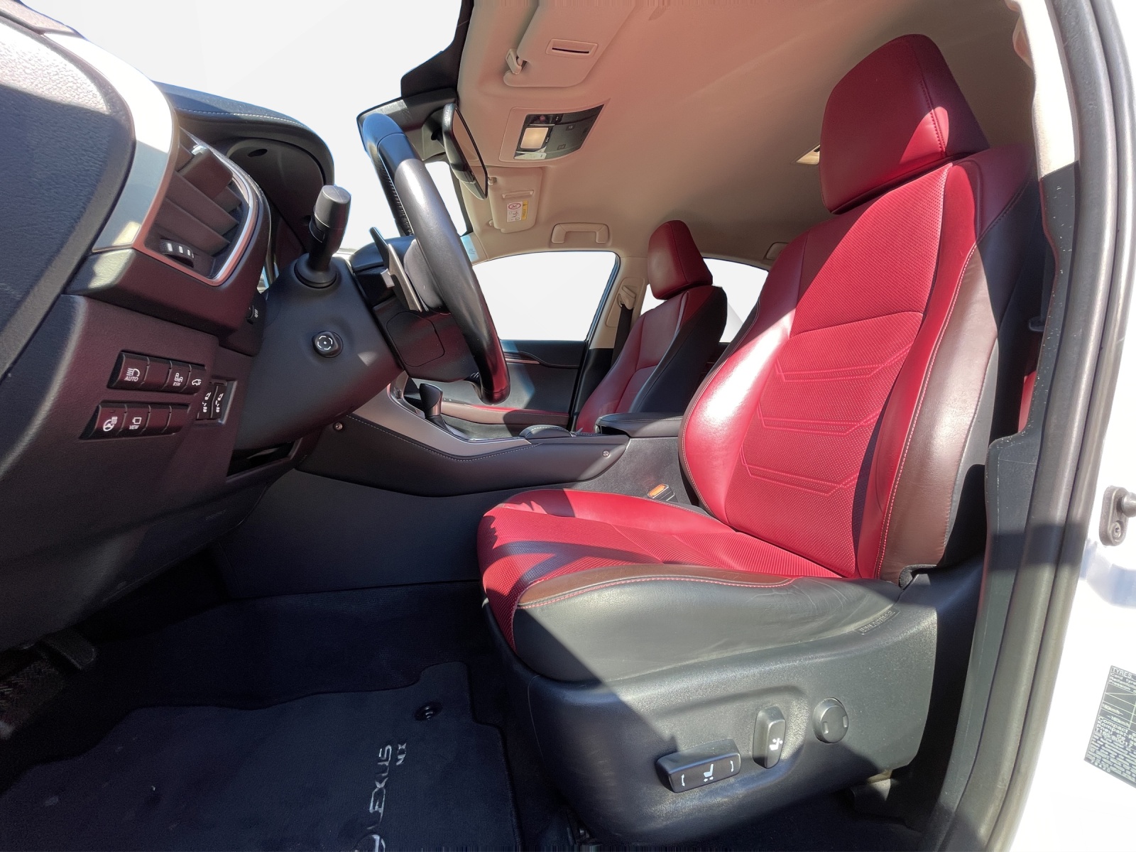 LEXUS NX 300h Excellence-image-9