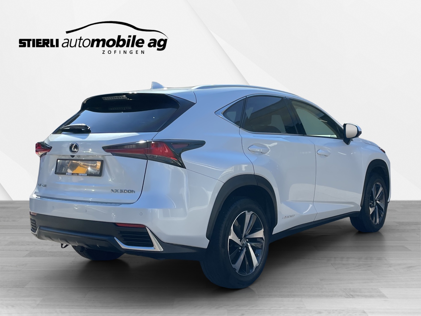 LEXUS NX 300h Excellence-image-4
