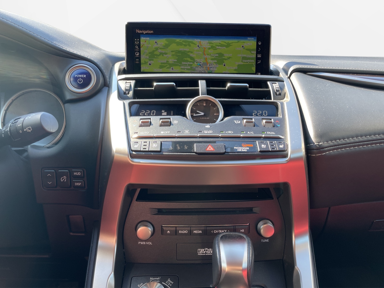 LEXUS NX 300h Excellence-image-12