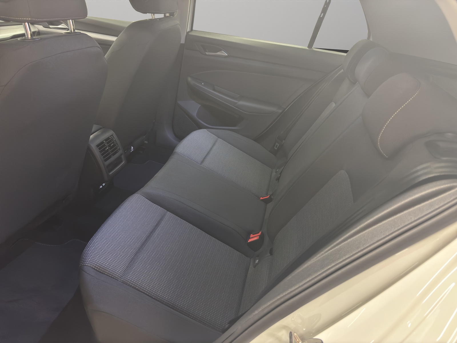 VW Golf 1.5 e TSI mHEV Value DSG-image-9