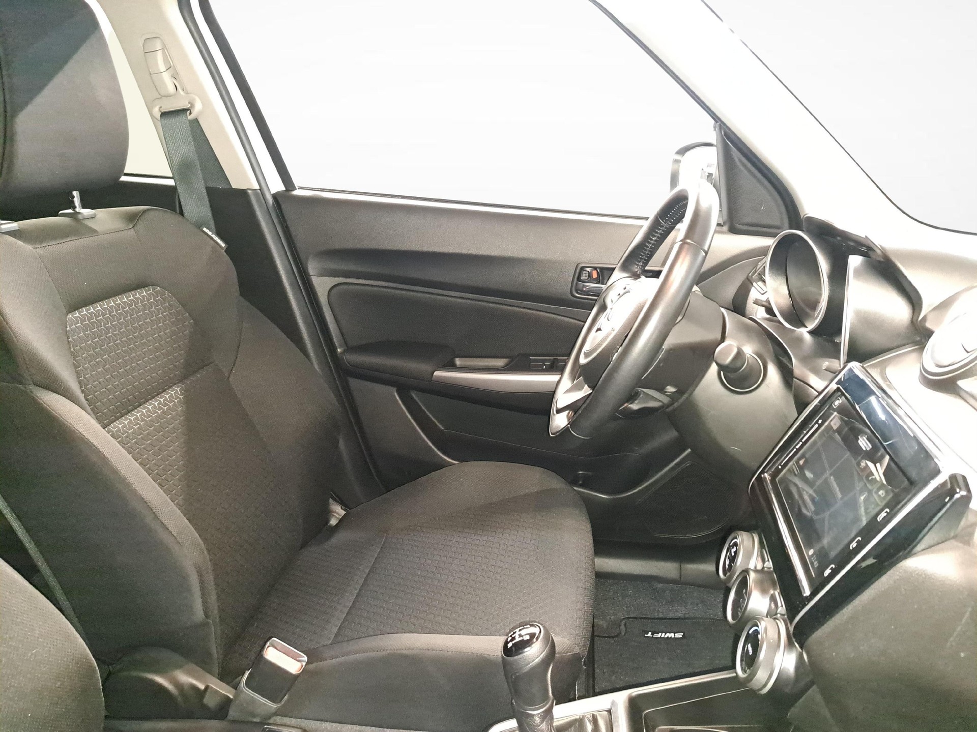 SUZUKI Swift 1.2 Compact Top Hybrid 4x4-image-9