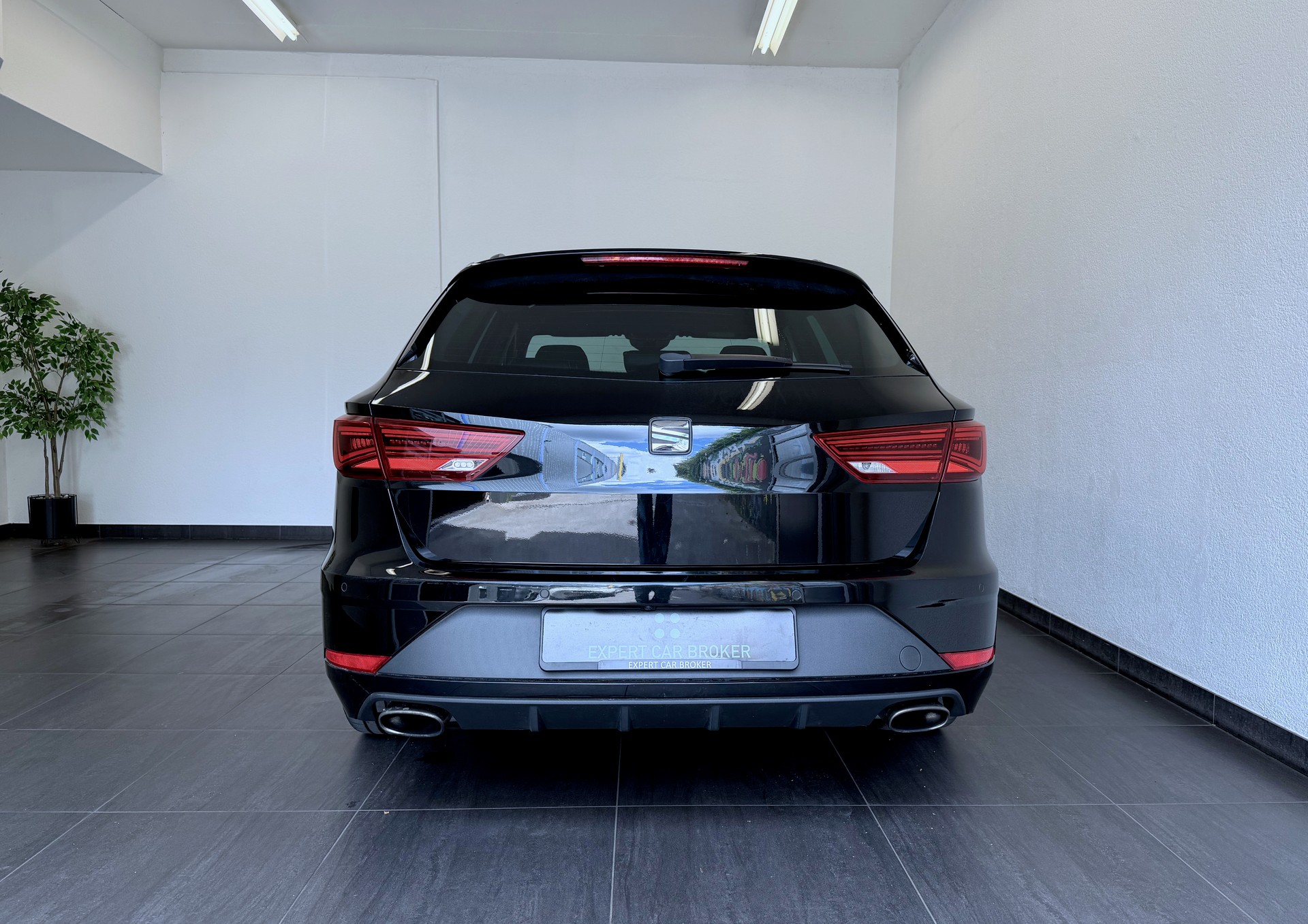 SEAT Leon ST 2.0 TSI Cupra 300 4 Drive DSG-image-8
