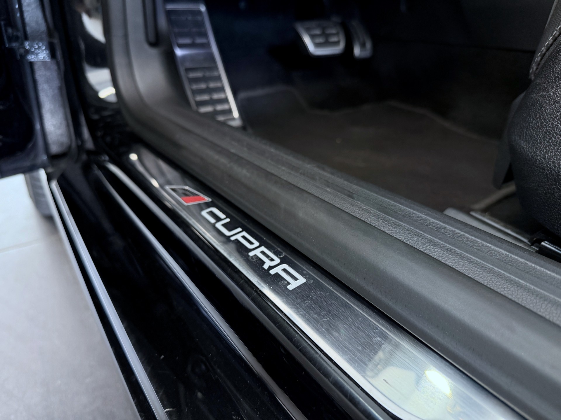 SEAT Leon ST 2.0 TSI Cupra 300 4 Drive DSG-image-17