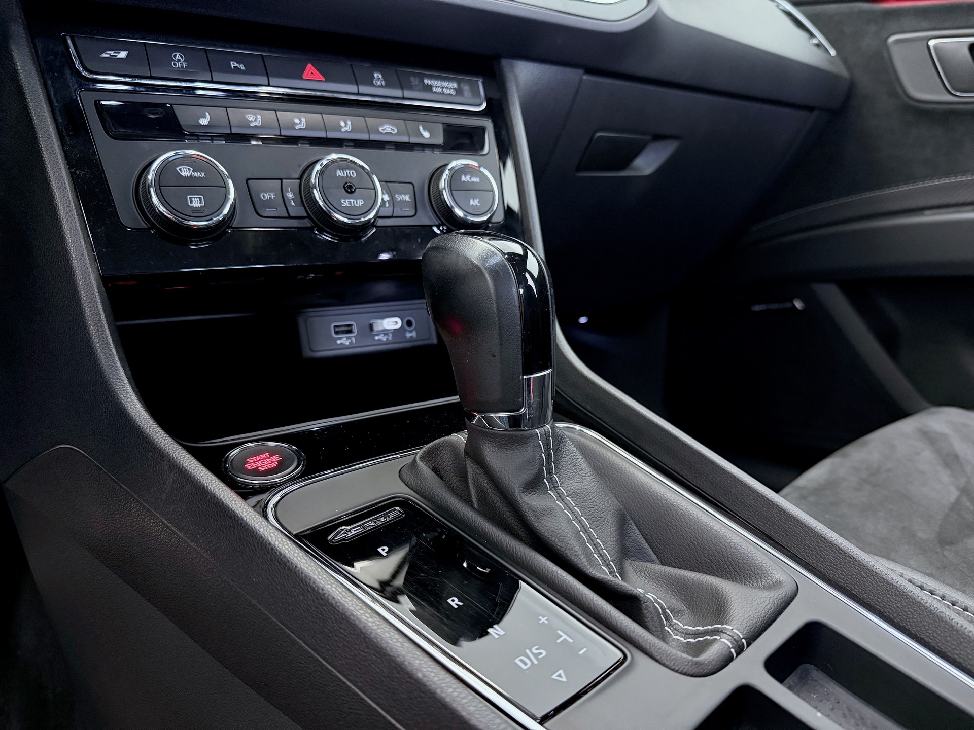 SEAT Leon ST 2.0 TSI Cupra 300 4 Drive DSG-image-19