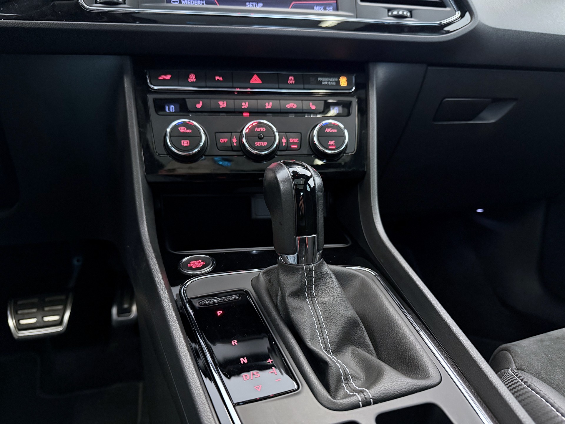 SEAT Leon ST 2.0 TSI Cupra 300 4 Drive DSG-image-18