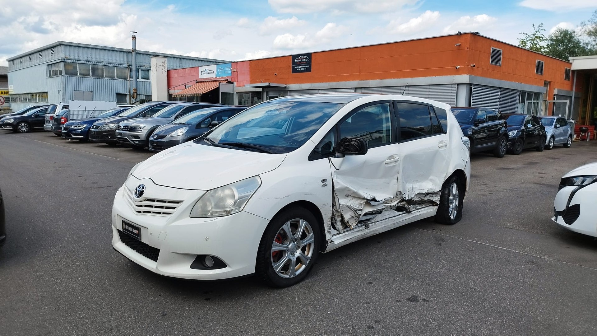 TOYOTA Verso 2.2 D-CAT Linea Sol Premium Automatic-image-1