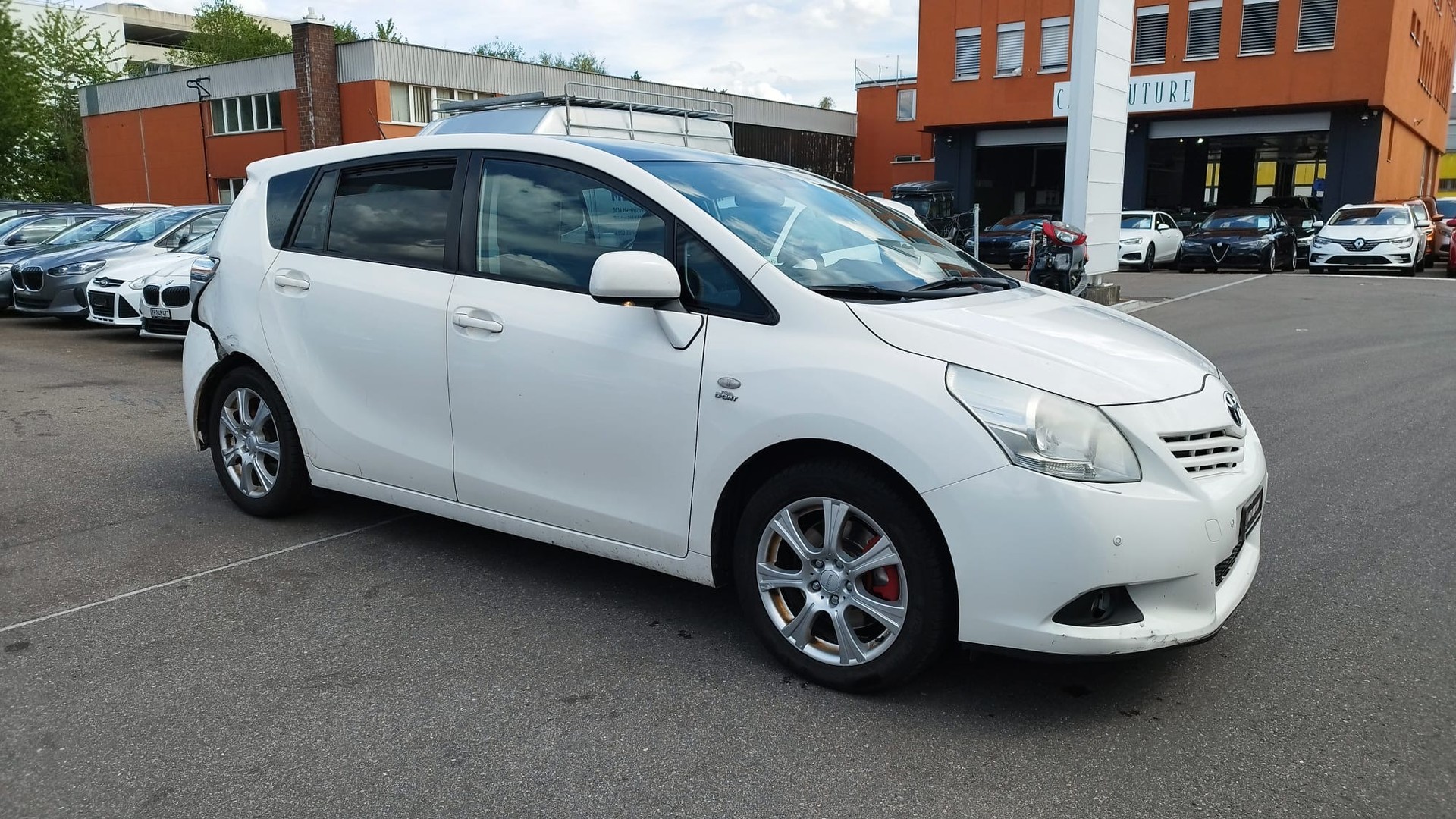 TOYOTA Verso 2.2 D-CAT Linea Sol Premium Automatic-image-5